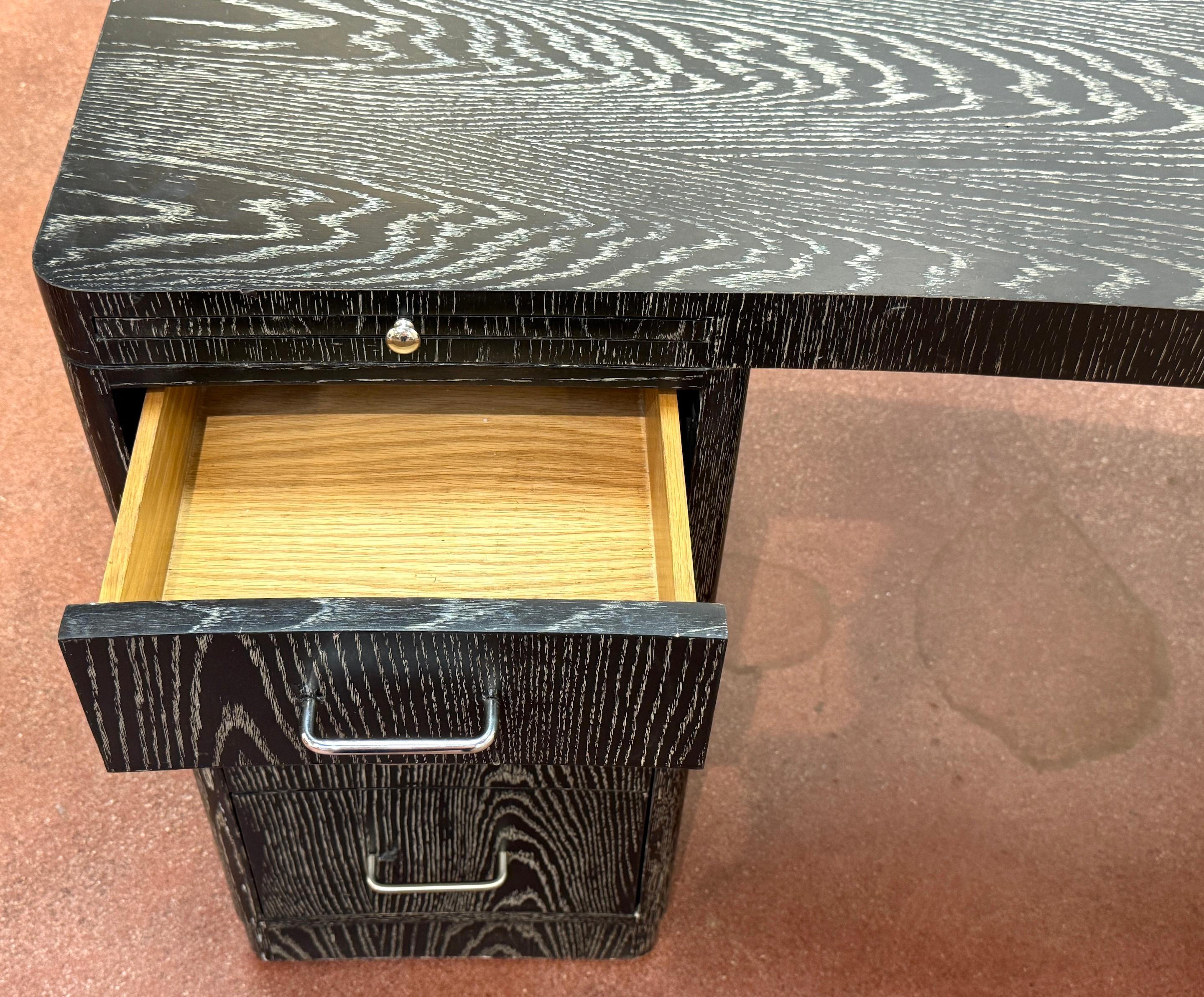 Bureau de direction vintage en Oak Oak, dans le style de James Mont Bon état - En vente à West Palm Beach, FL