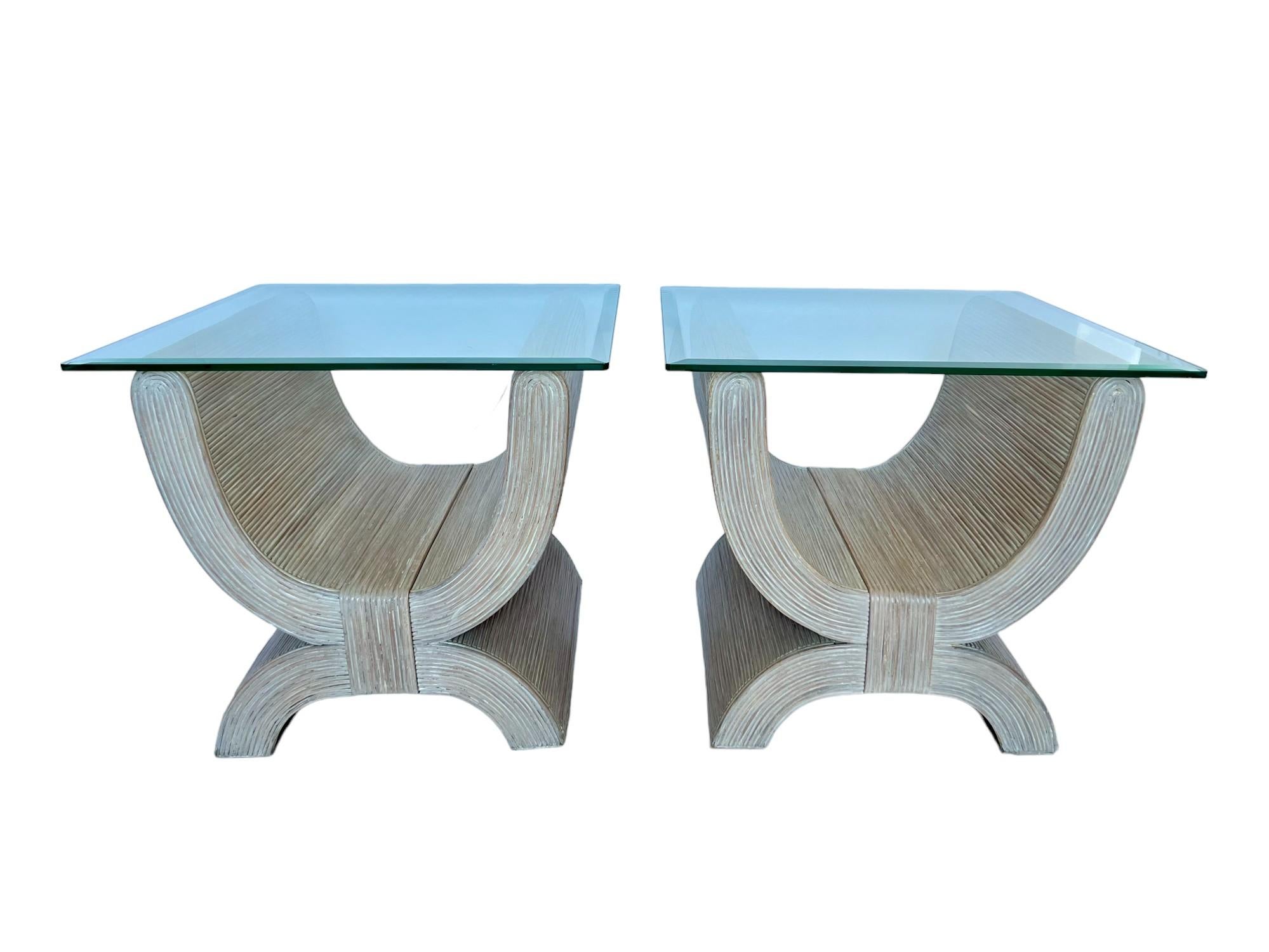 Pareja de Mesas Auxiliares de Asiento de Emperador de Caña Lápiz Cerámica Vintage Moderno orgánico en venta