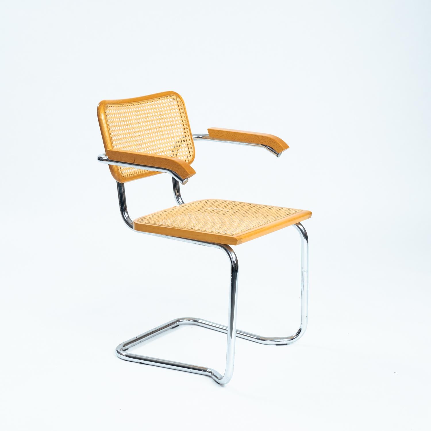 chaise cesca