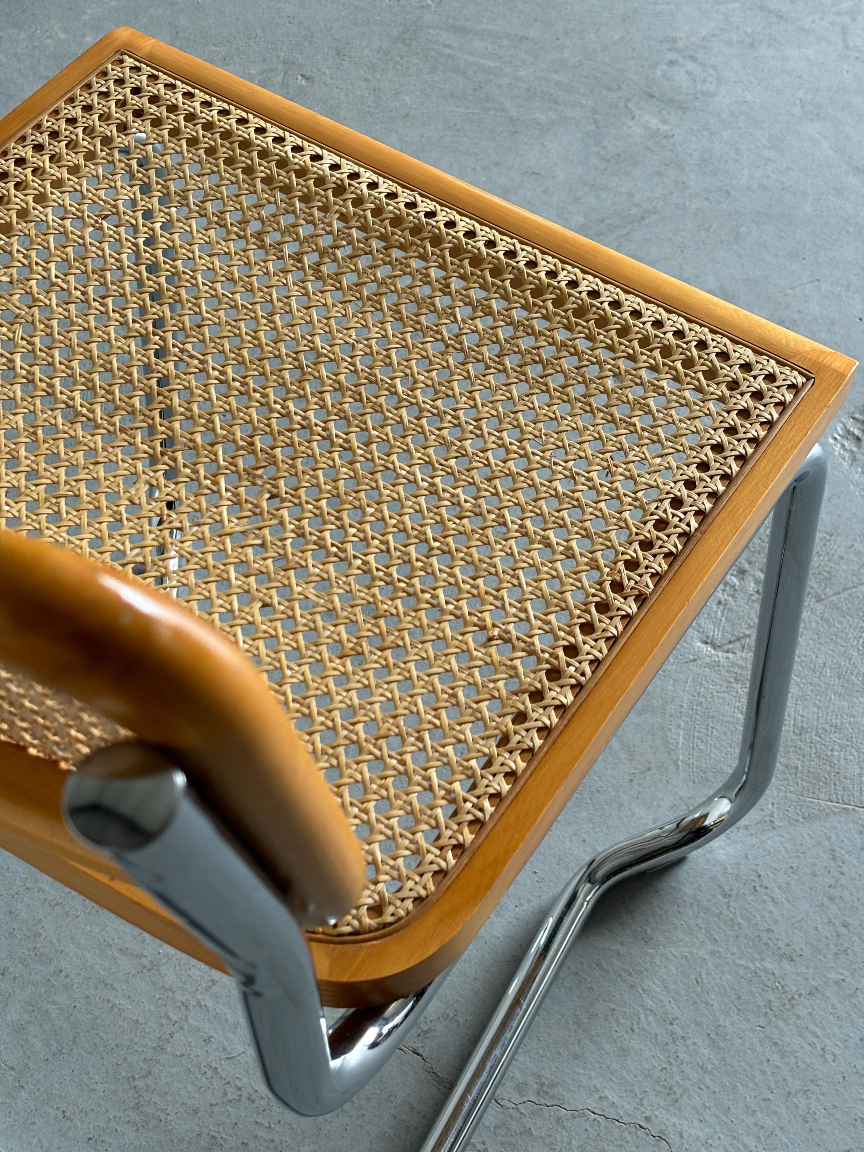 Vintage Cesca Mid Century Cantilever Chair, Marcel Breuer B32 Made in Italy For Sale 2