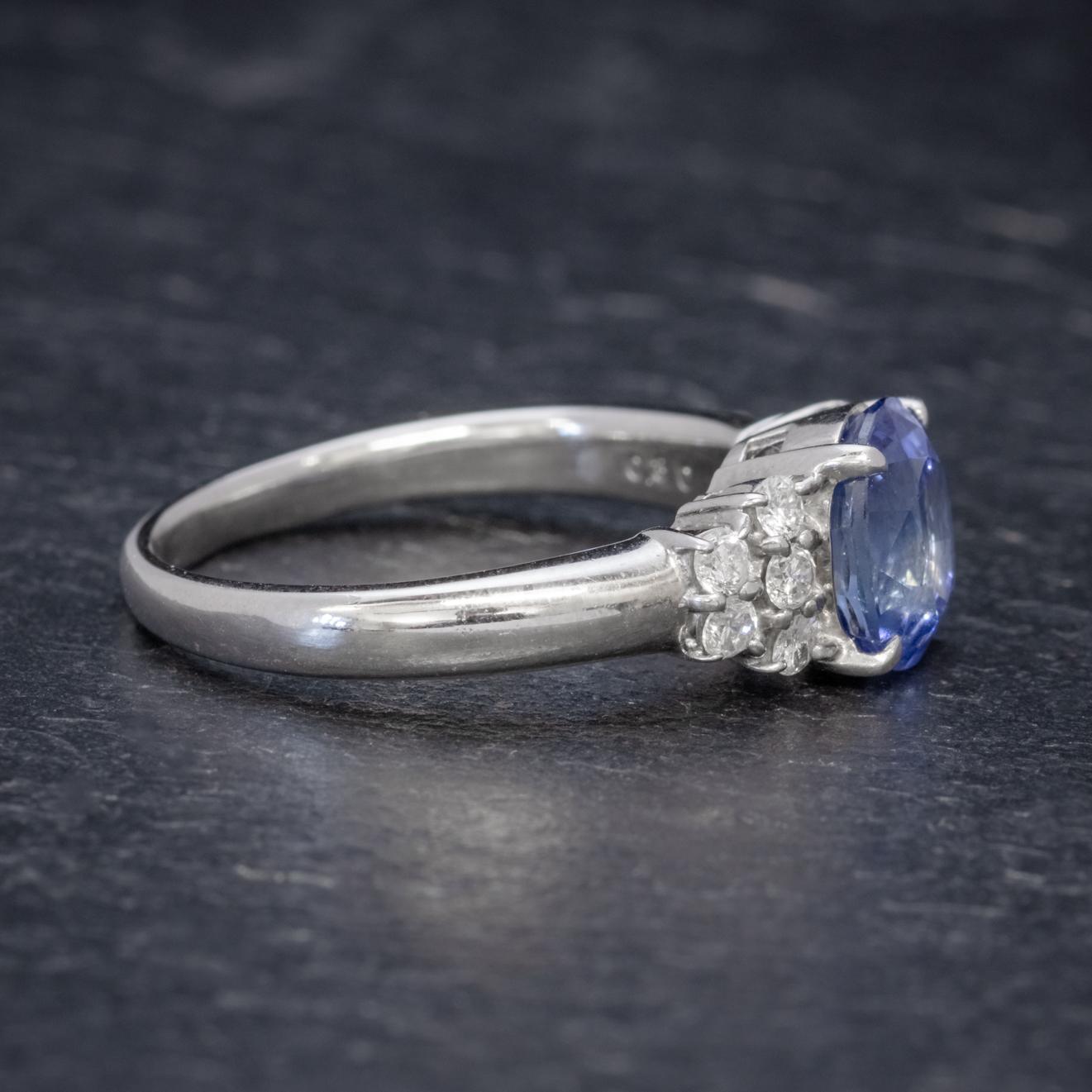 Vintage Ceylon Sapphire Diamond Ring Platinum 2.50 Carat Sapphire For Sale 2