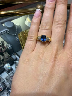 18K Gold Ceylon Sapphire Diamond Ring 2.26 Carat Oval Sapphire Tapered Baguettes