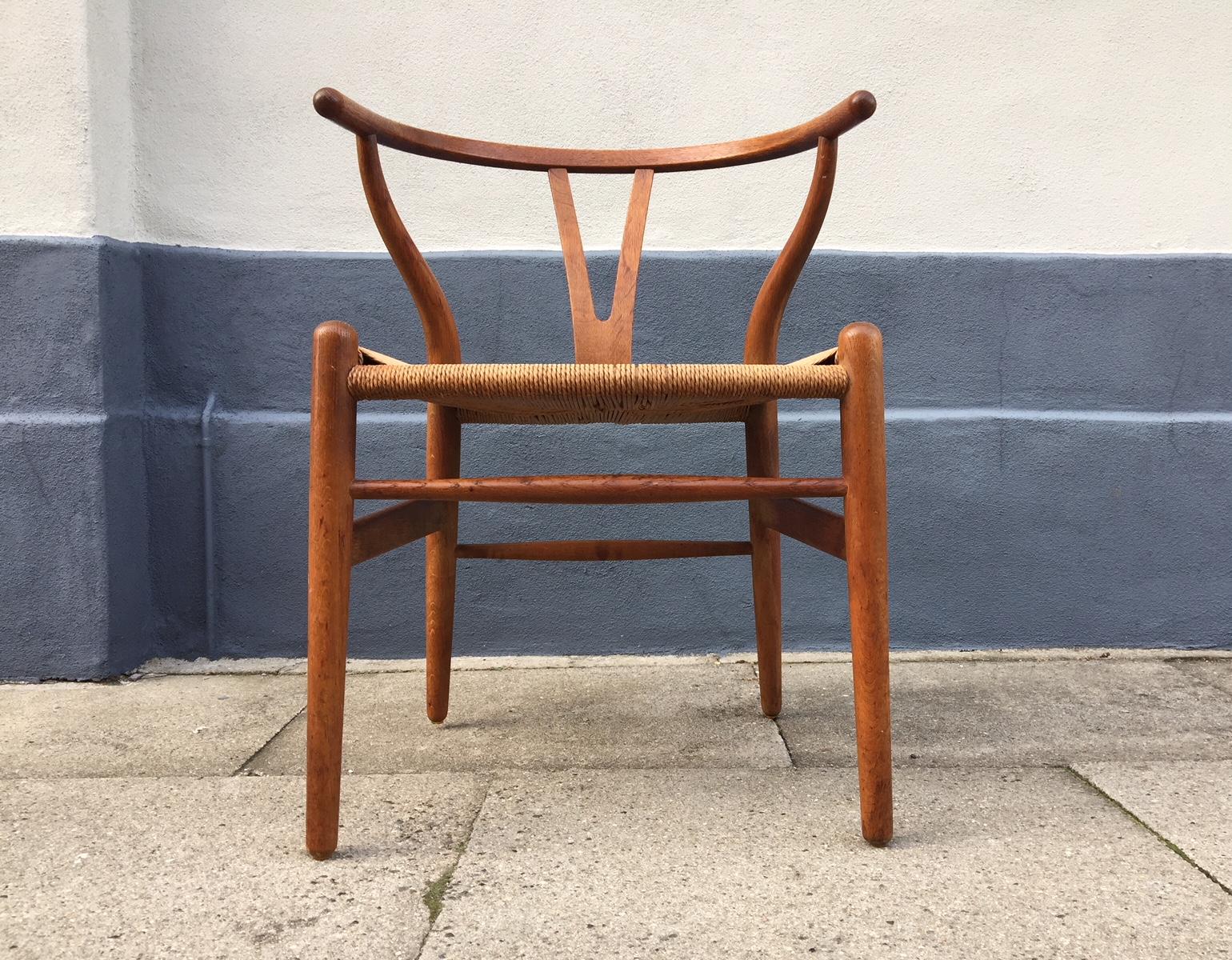 Vintage CH24 Oak Side Chair by Hans J. Wegner for Carl Hansen & Søn, 1960s In Good Condition In Esbjerg, DK