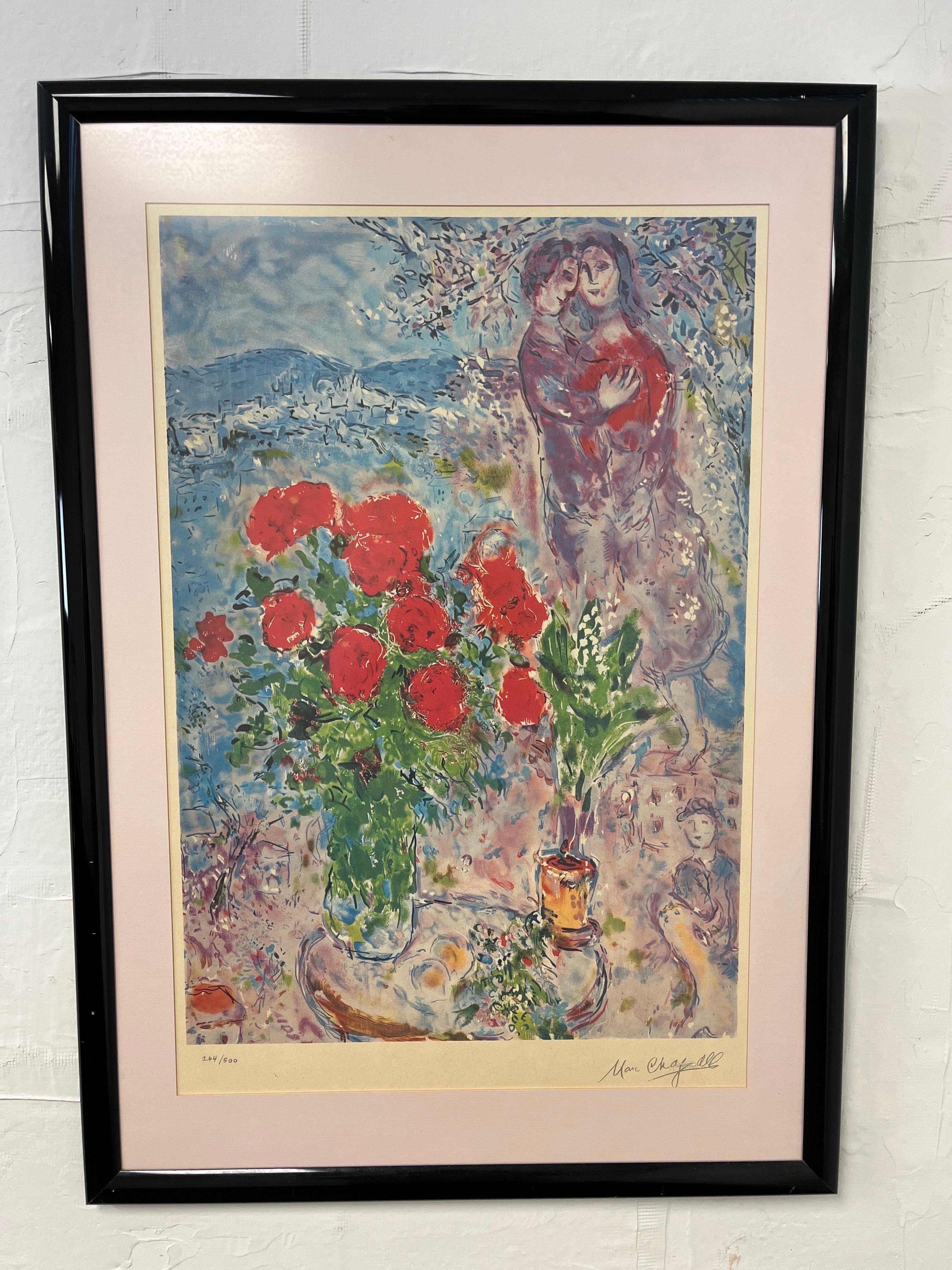 Vintage grande et impressionnante lithographie impressionniste/expressionniste de Marc Chagall sur papier représentant un bouquet rouge avec des amoureux. La signature et le numéro semblent être une impression.