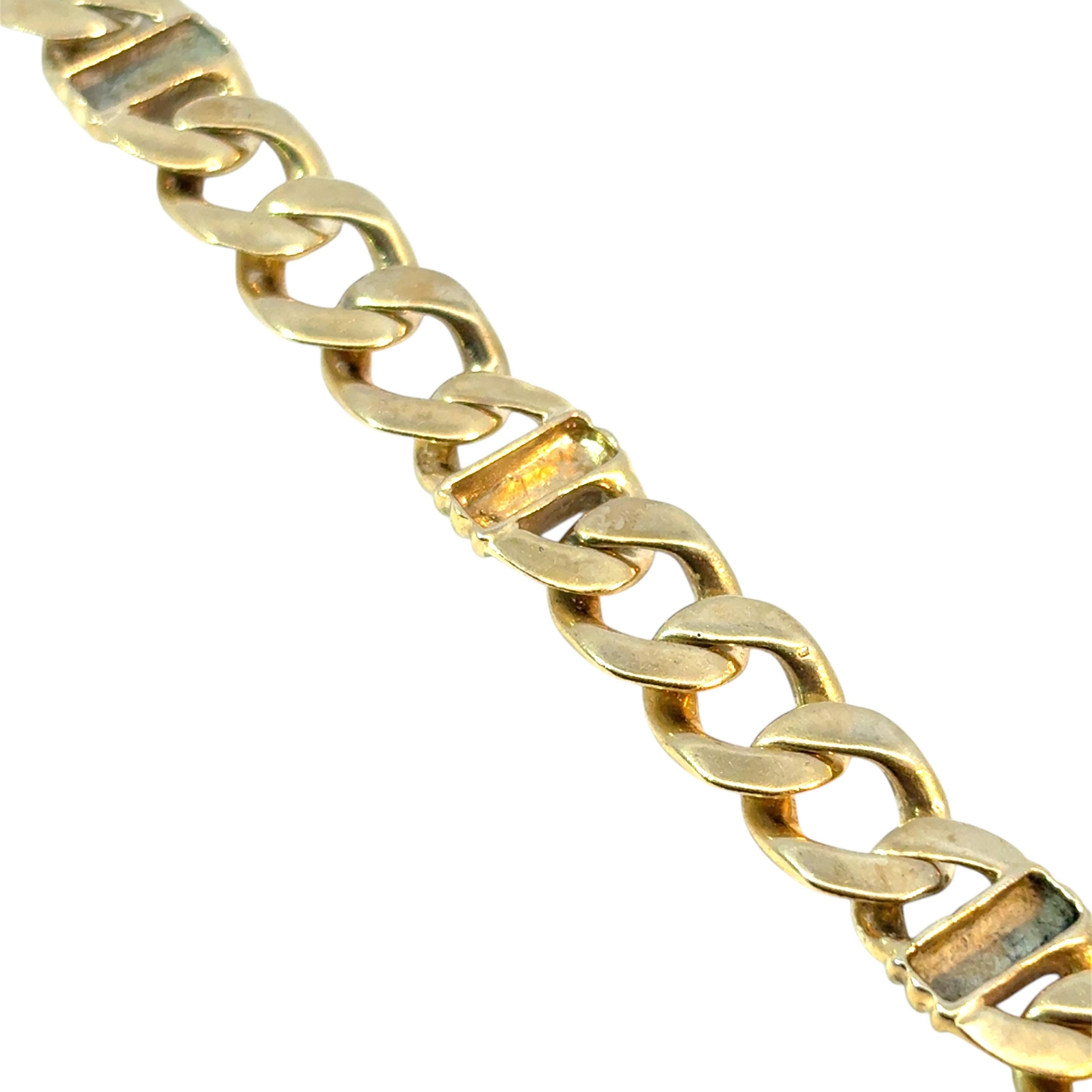 Modern Vintage Chain Link Bracelet made of 14k Yellow Gold For Sale