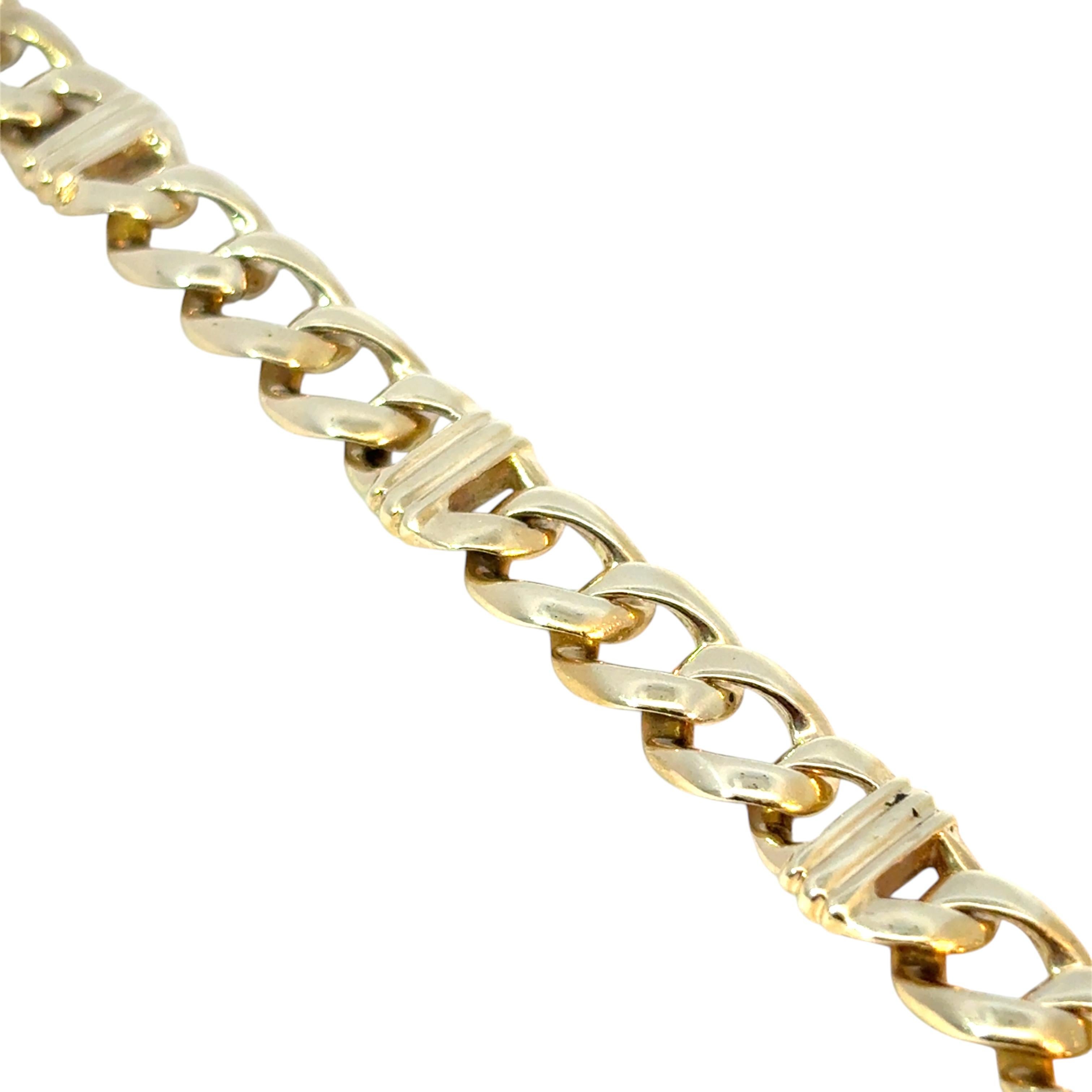 Vintage Chain Link Bracelet made of 14k Yellow Gold For Sale 2