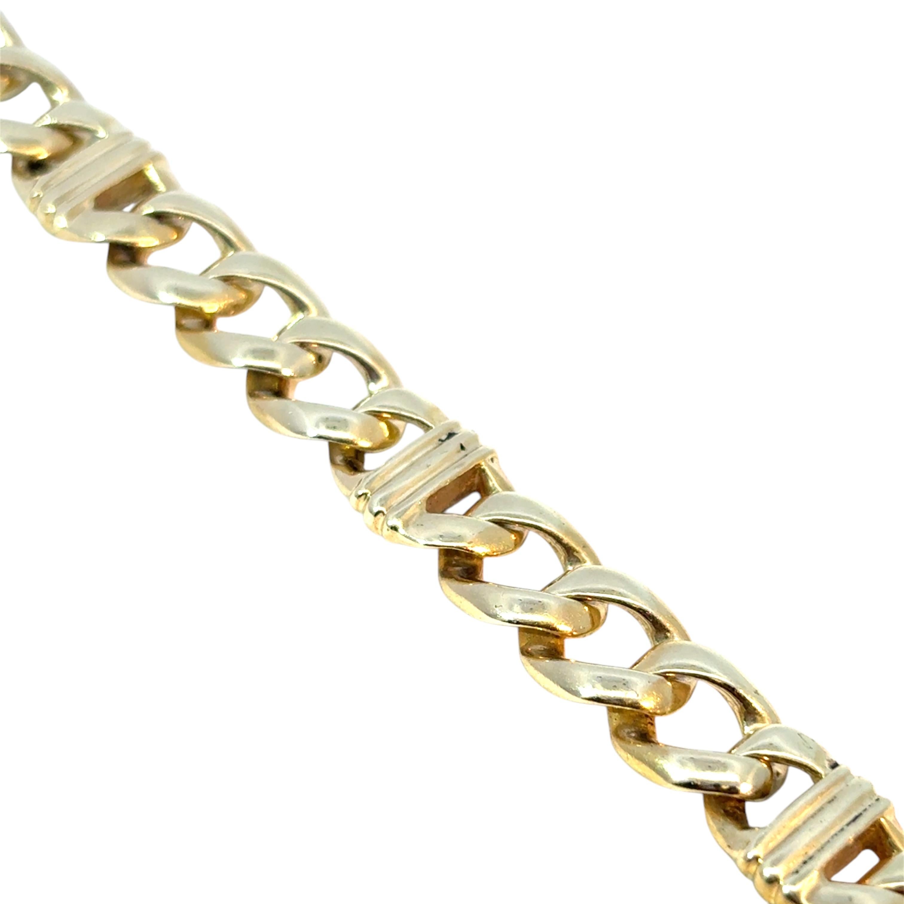 Vintage Chain Link Bracelet made of 14k Yellow Gold For Sale 3