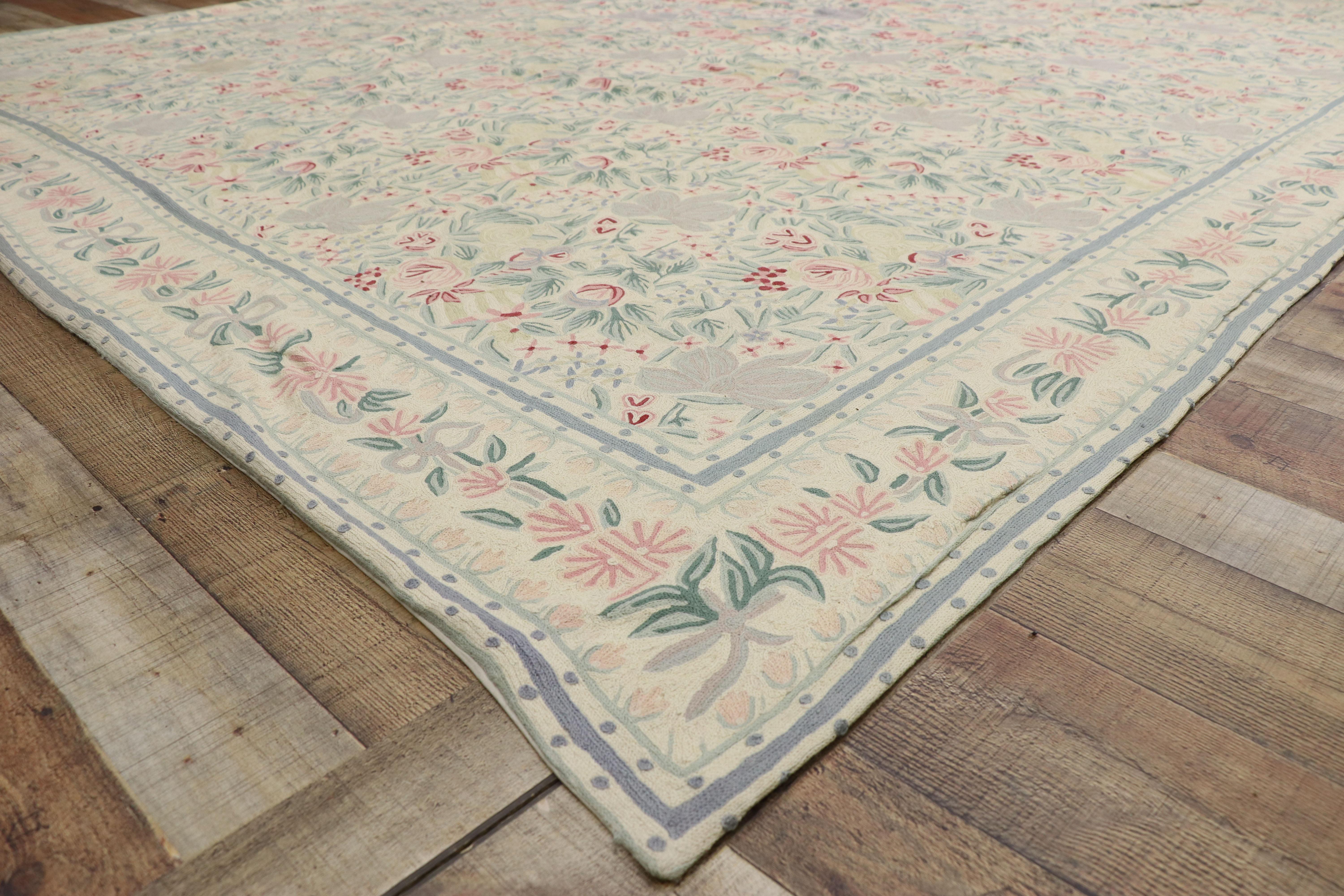 Vintage Chain Stitch Floral Area Rug with French Aubusson Chintz Style In Good Condition For Sale In Dallas, TX
