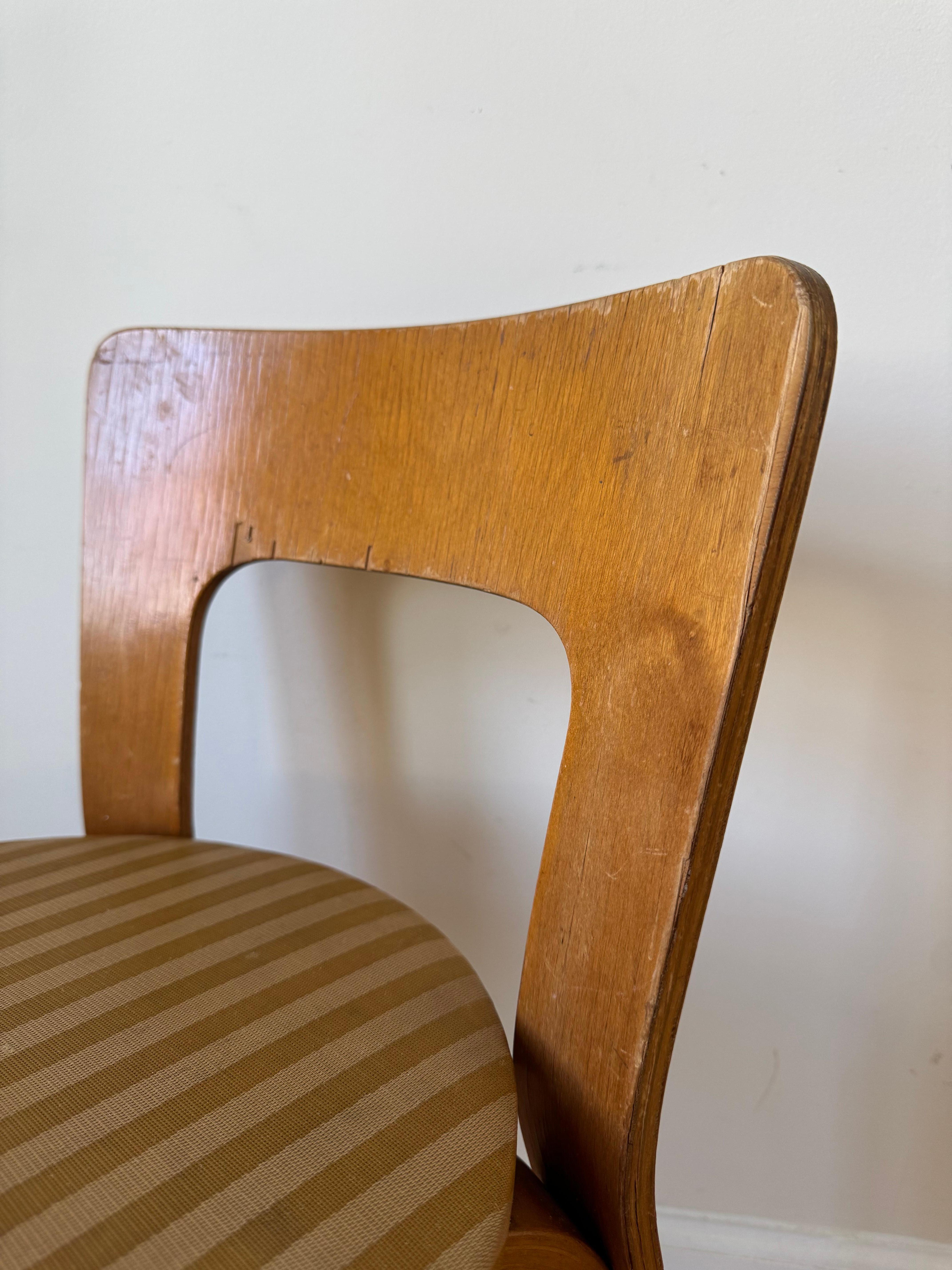 Vintage Chair 65 by Alvar Aalto for Artek, 1940-50s For Sale 4