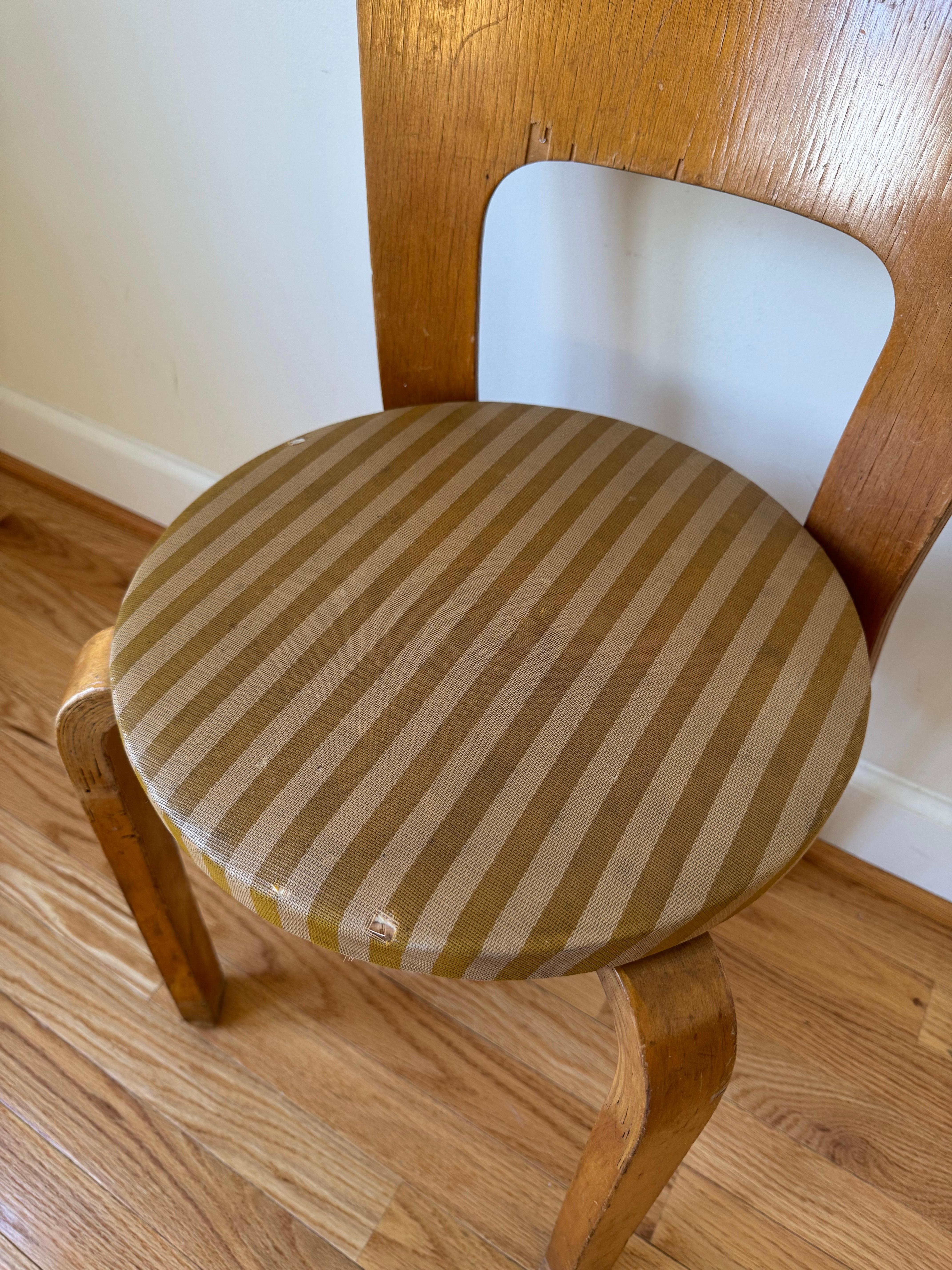 Vintage Chair 65 by Alvar Aalto for Artek, 1940-50s For Sale 6
