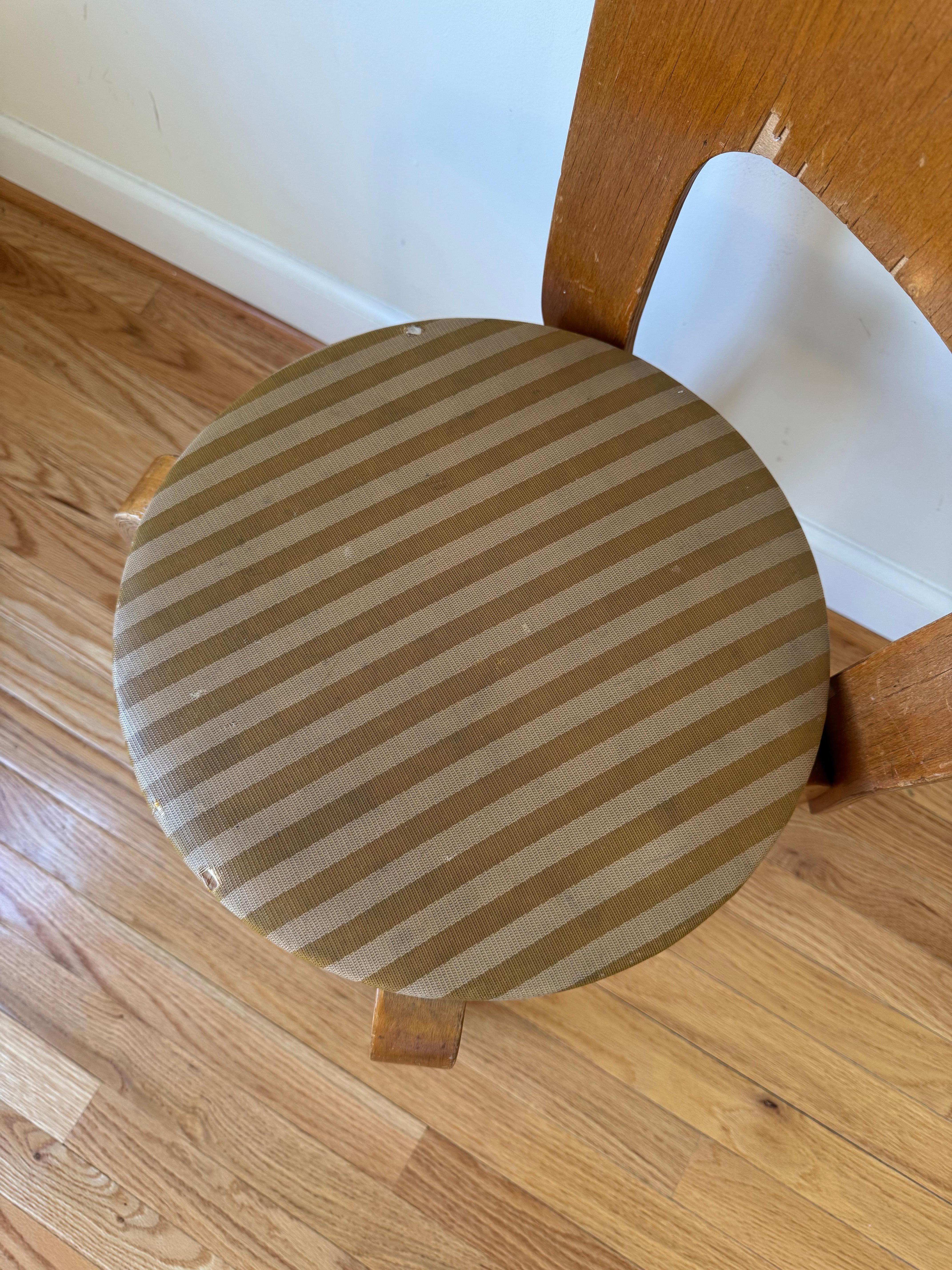 Mid-20th Century Vintage Chair 65 by Alvar Aalto for Artek, 1940-50s For Sale
