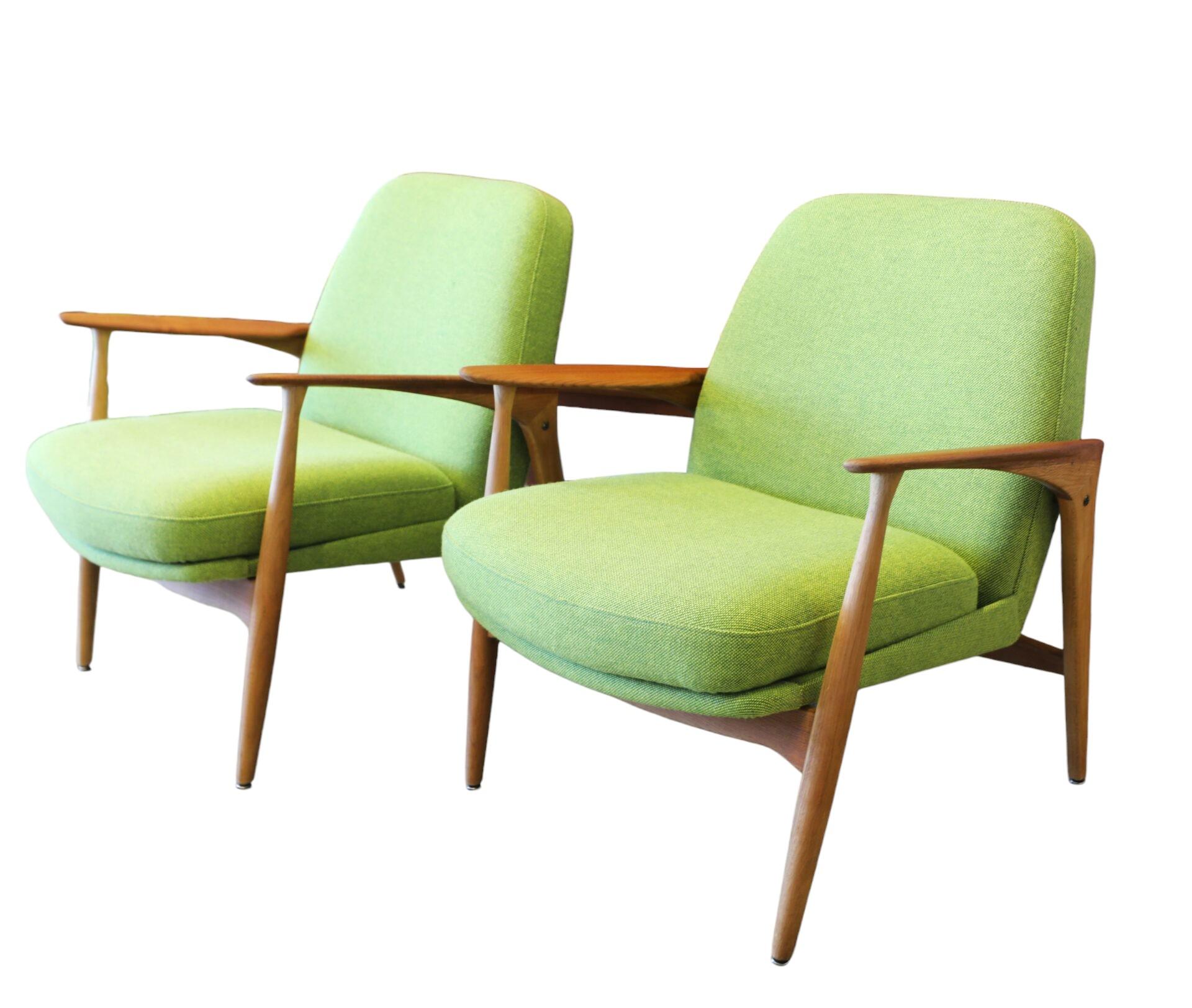 Vintage Chair in Teak and Oak by Ib Kofod-Larsen, 1960s For Sale 5