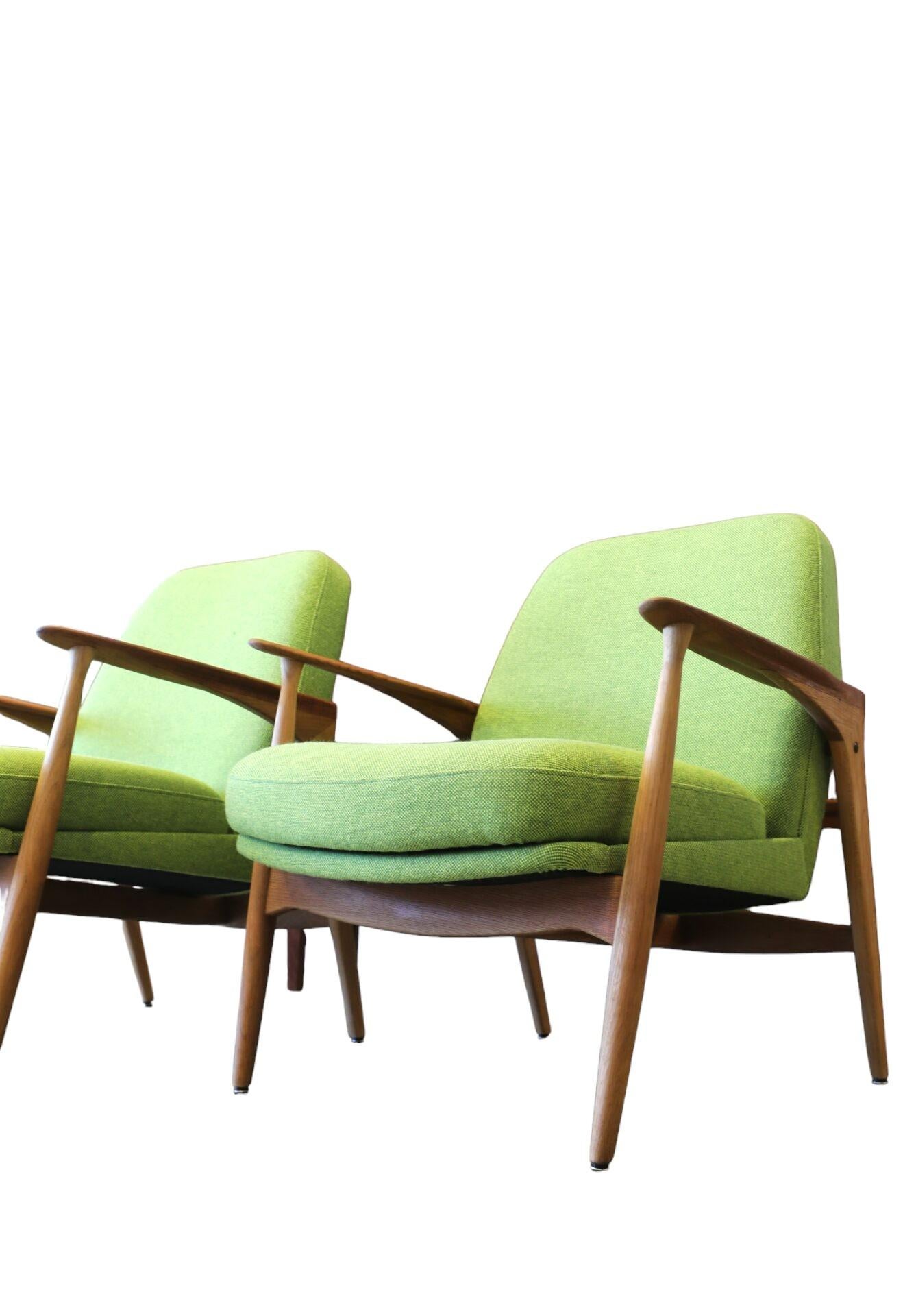 Vintage Chair in Teak and Oak by Ib Kofod-Larsen, 1960s For Sale 7