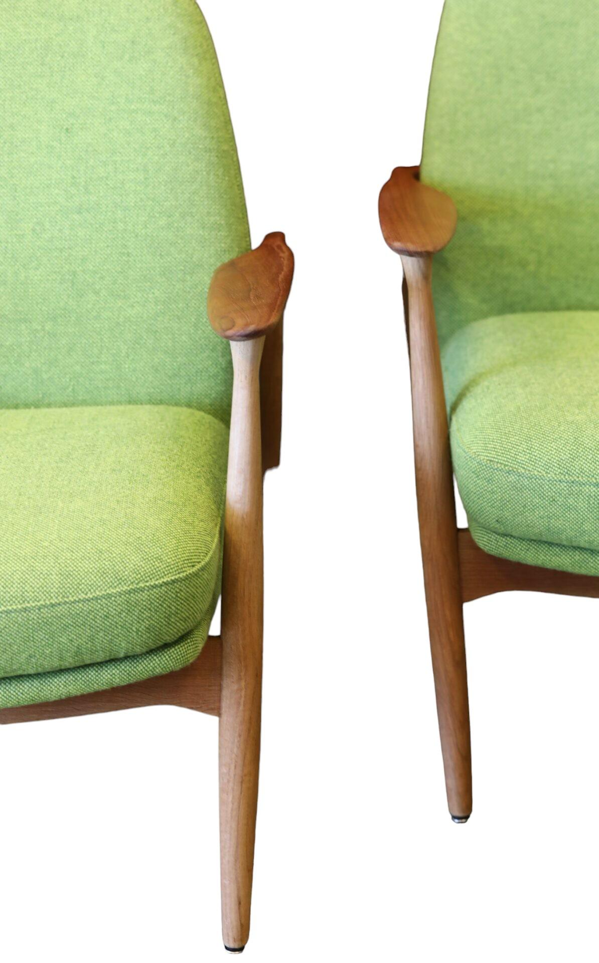 Vintage Chair in Teak and Oak by Ib Kofod-Larsen, 1960s For Sale 10
