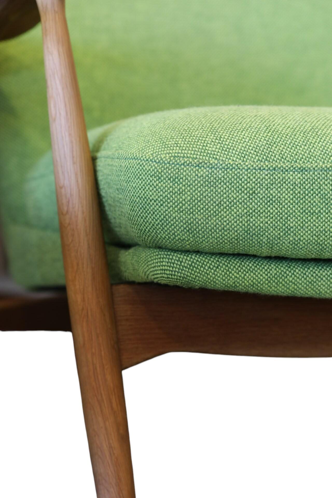 Vintage Chair in Teak and Oak by Ib Kofod-Larsen, 1960s For Sale 11
