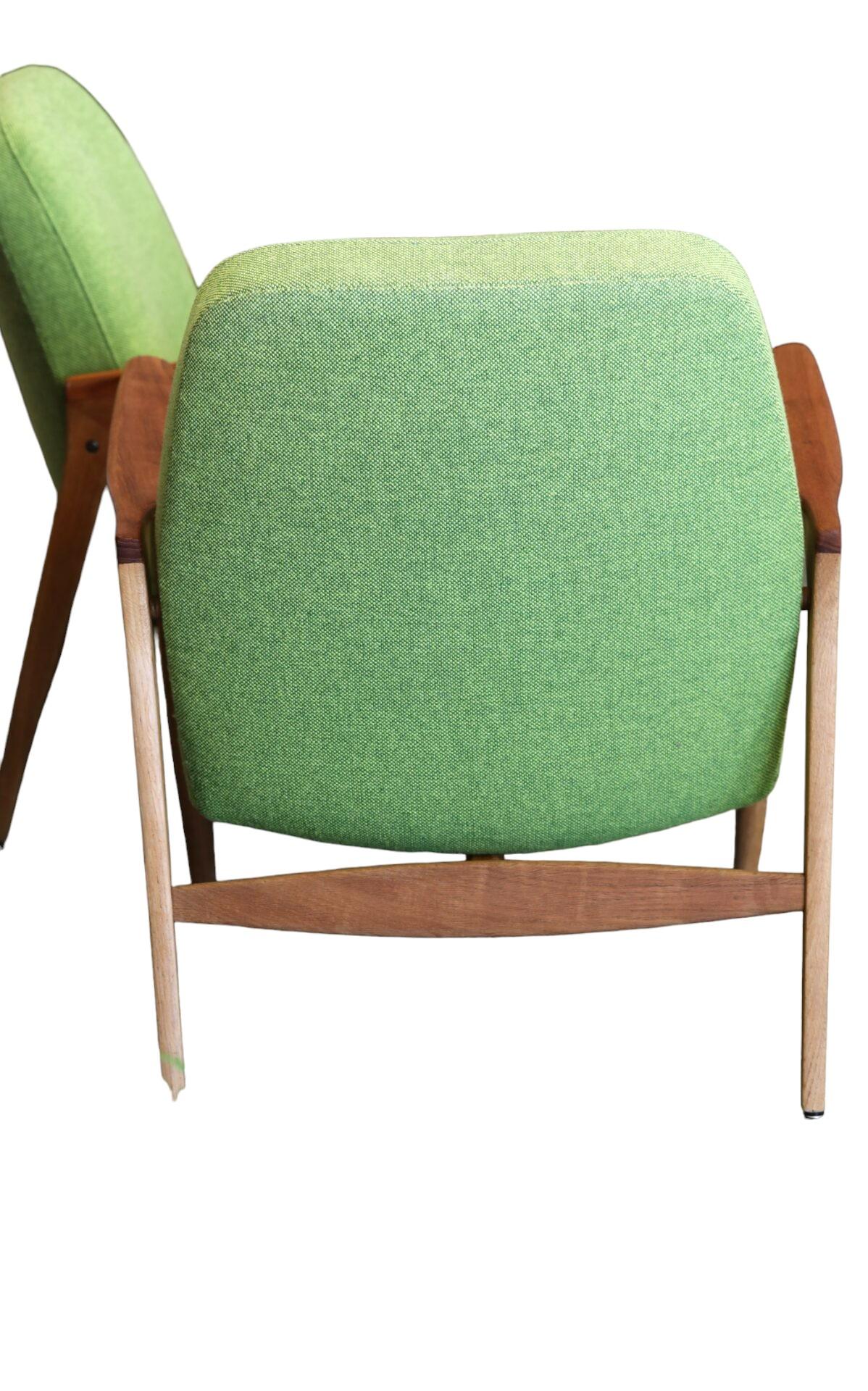 Scandinavian Modern Vintage Chair in Teak and Oak by Ib Kofod-Larsen, 1960s For Sale