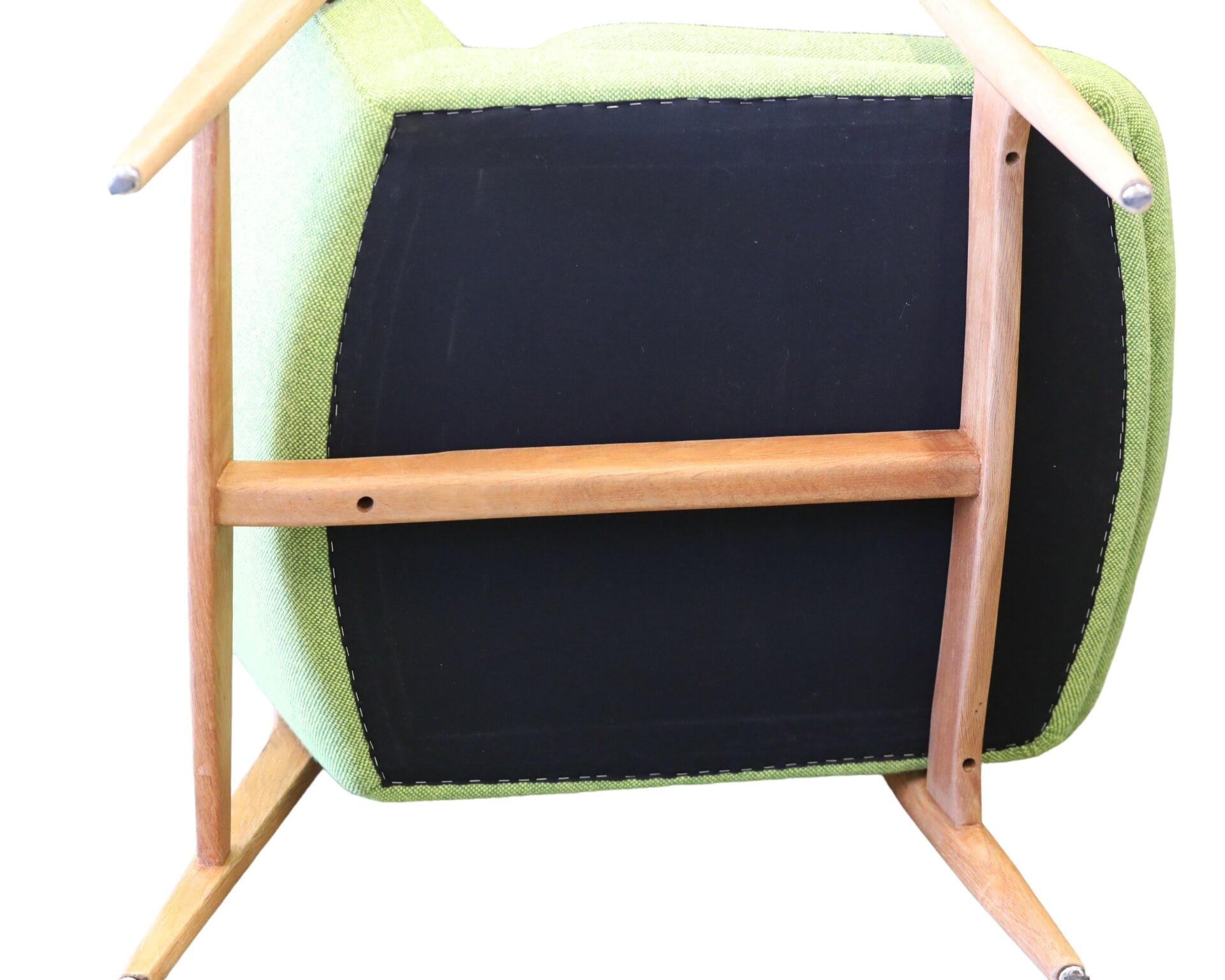Vintage Chair in Teak and Oak by Ib Kofod-Larsen, 1960s In Excellent Condition For Sale In Laxå, SE