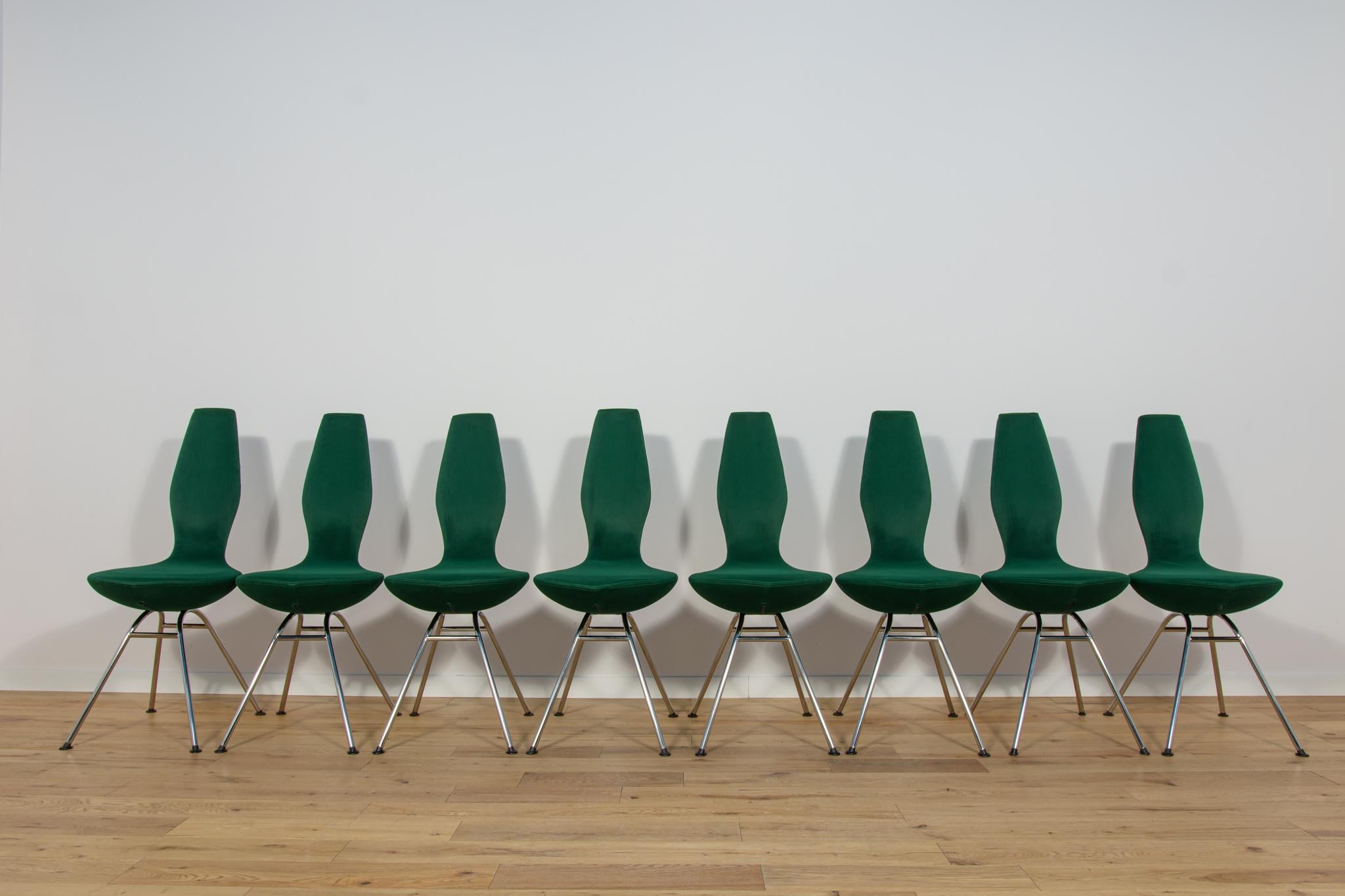 A set of eight ergonomic chairs, the Date model, designed by Olav Eldoy for the Norwegian Stokke factory in the 1990s. Chairs with a unique design and ergonomic form. Chairs after upholstery renovation. The fabric has been replaced with a new