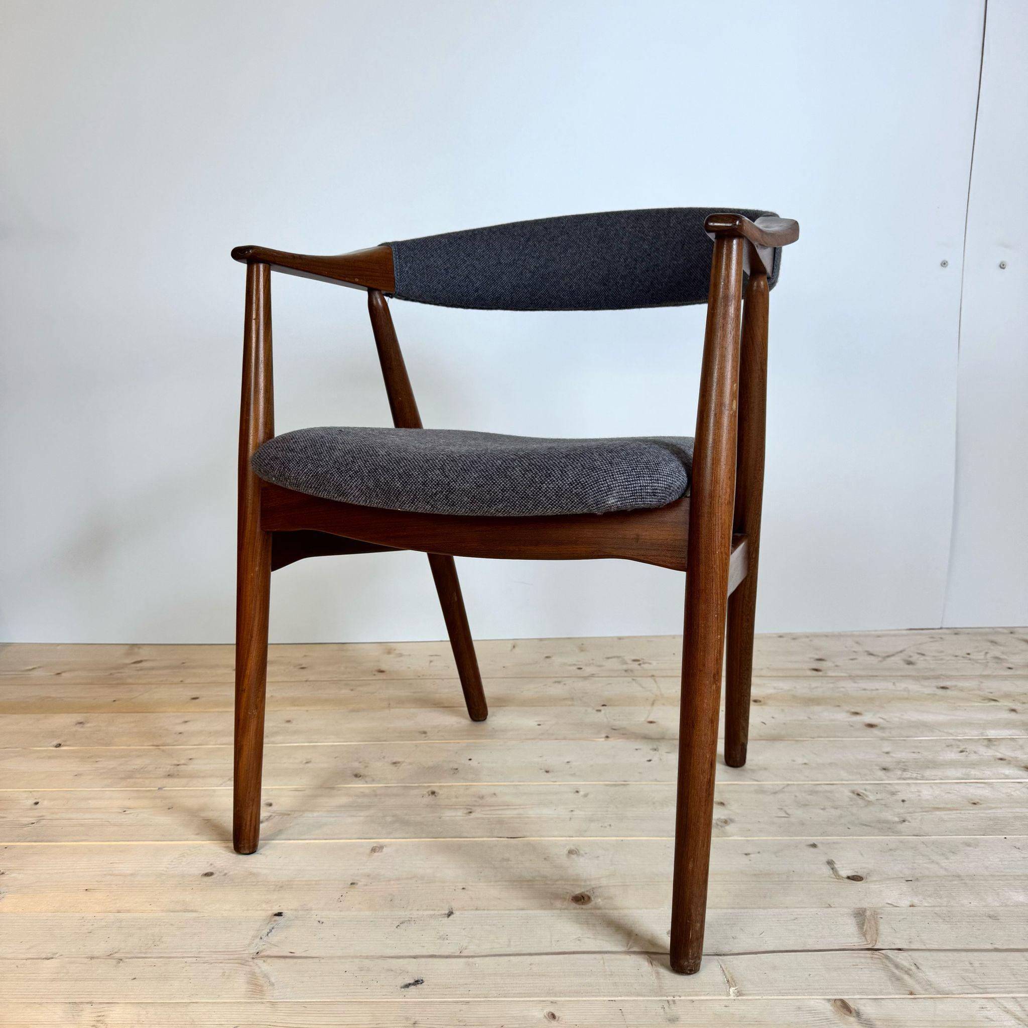 Mid-Century Modern Vintage chair, T.H Harlev for Farstrup Møbelfabrik, Denmark 1960s For Sale