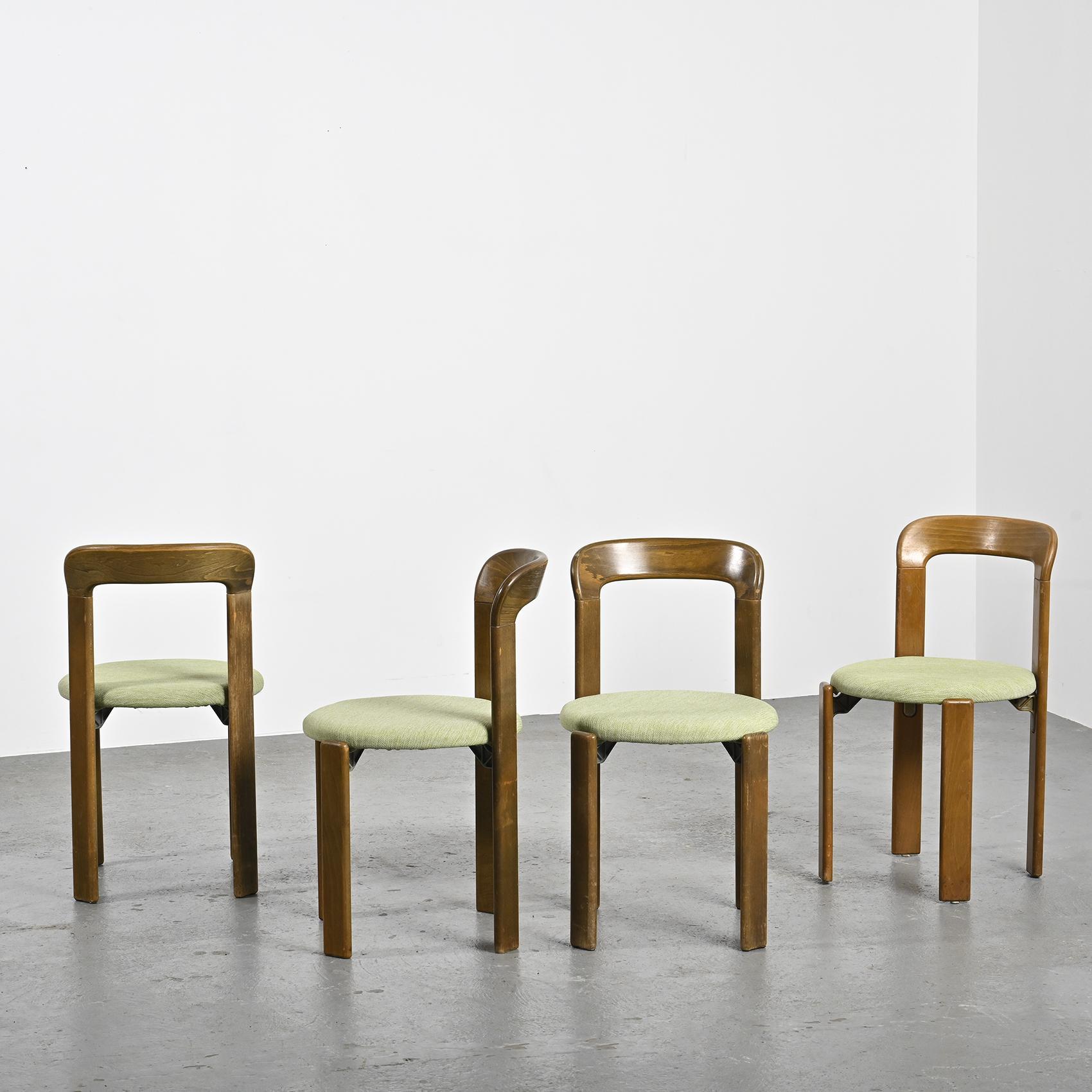 Ensemble de quatre chaises, modèle 