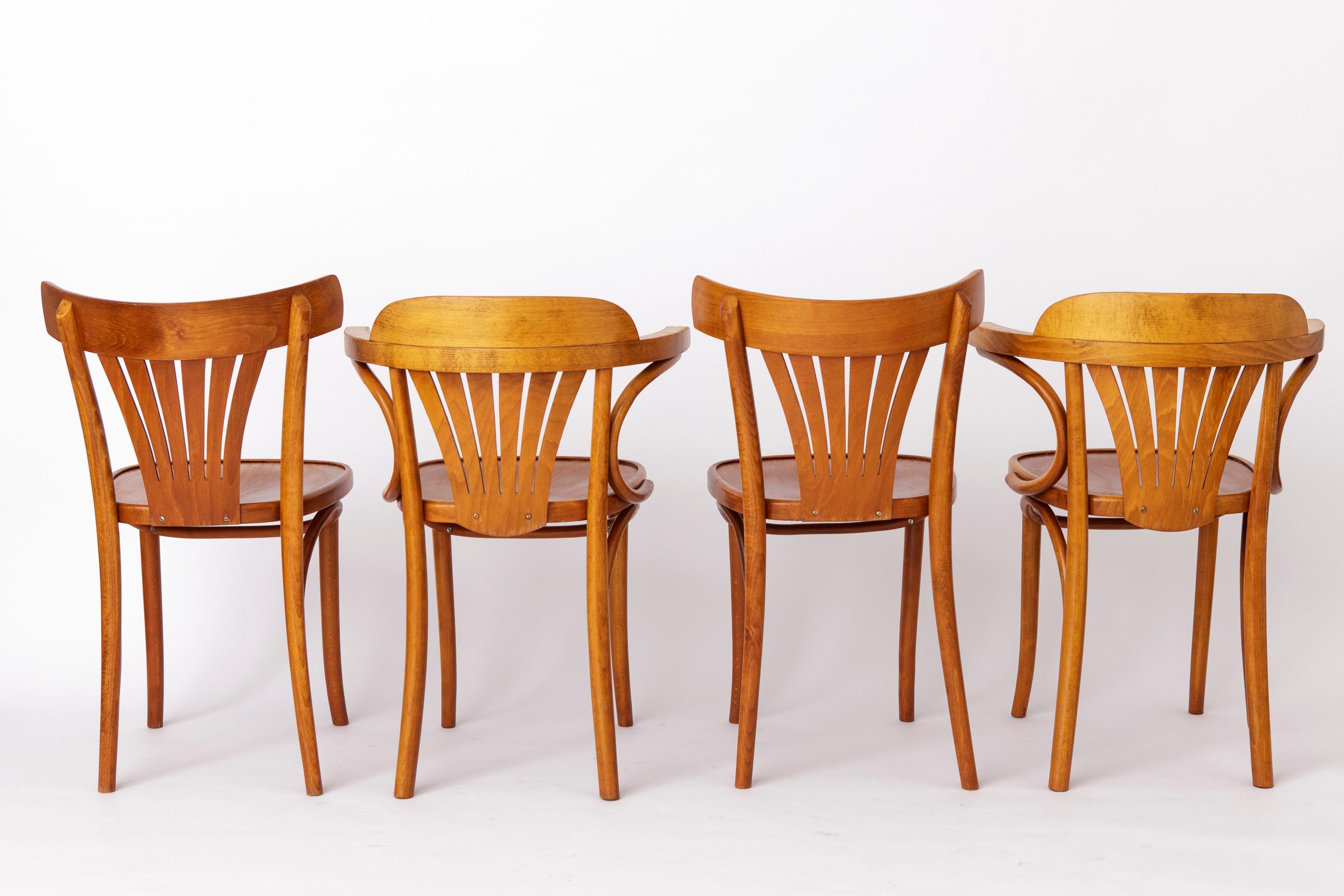 Sillas Vintage de Radomsko ZMG, Polonia, Madera curvada, Haya, Años 70 Pulido en venta