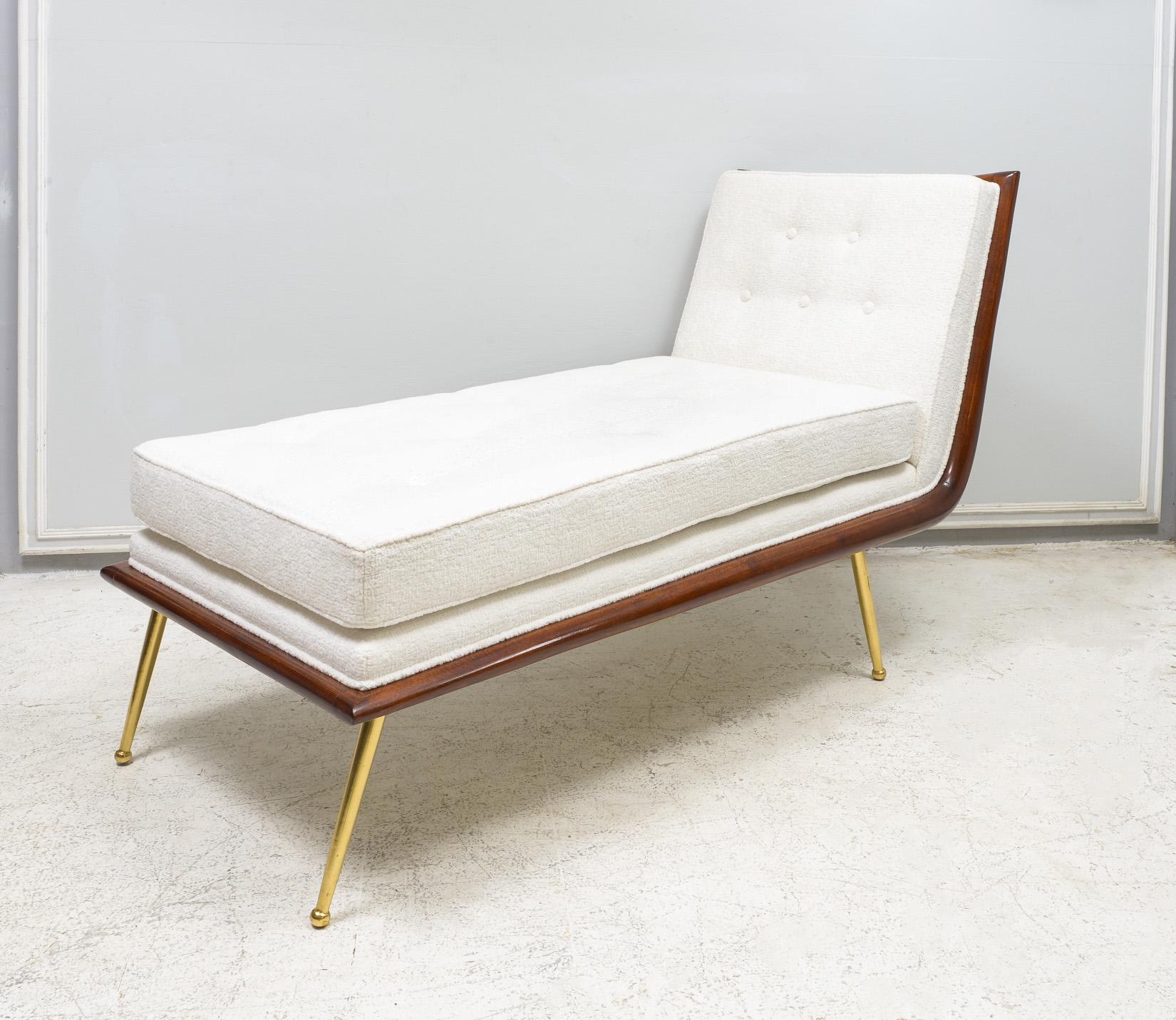 Mid-Century Modern Chaise longue vintage à la manière de Robsjohn Gibbings en vente