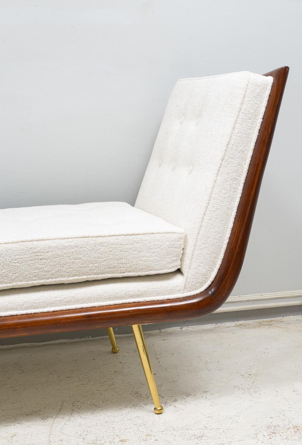 20ième siècle Chaise longue vintage à la manière de Robsjohn Gibbings en vente