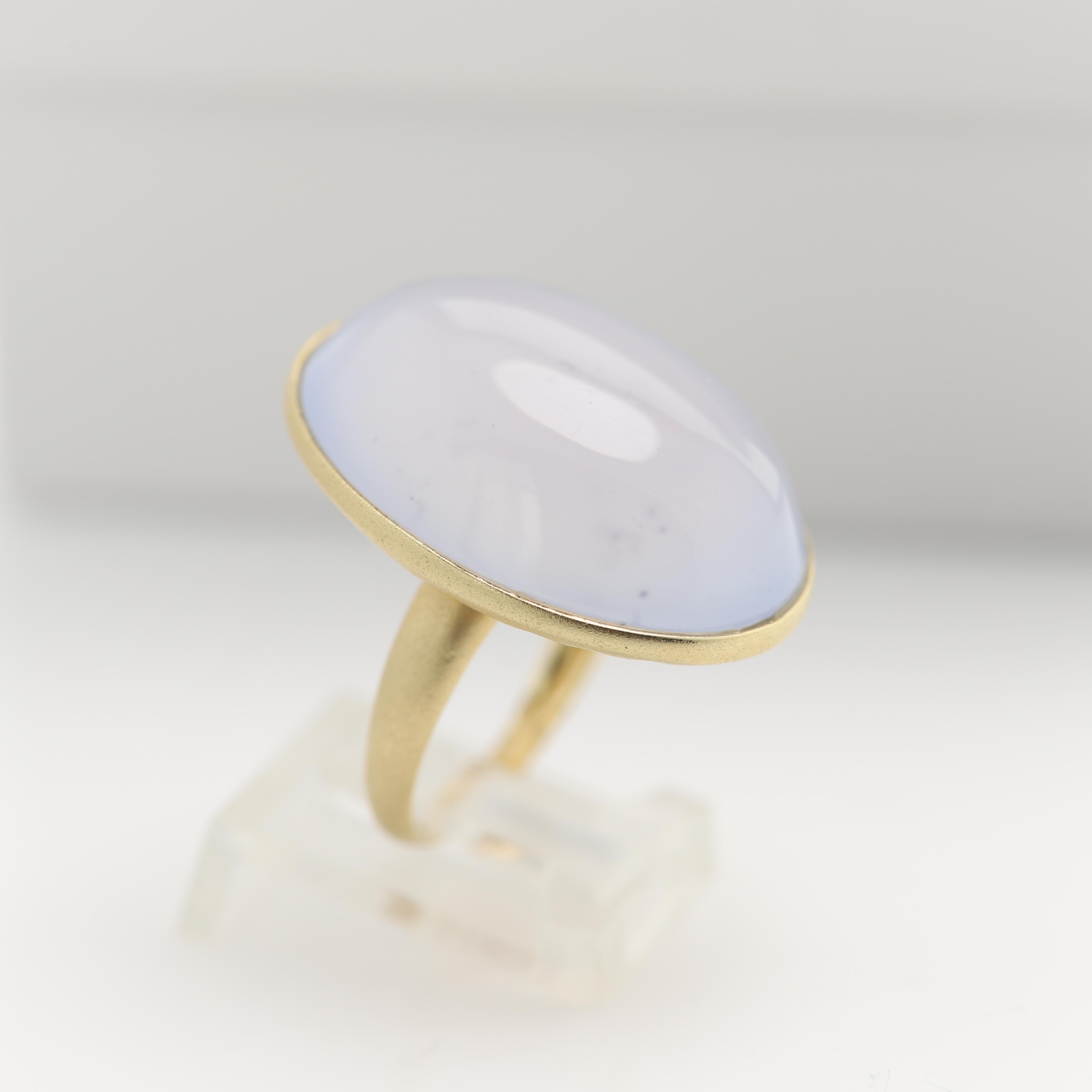 NEW 
Vintage Chalcedony Oval Cabuchon Cocktail  Ring - Hand Made in Italy
14k Yellow Gold 10 grams - mat finish (not shiney gold)
Cabochon Oval shape Dome  approx size 28 x 20 mm / 25 carat
Finger size 8
stone is natural - Imperfections due exist