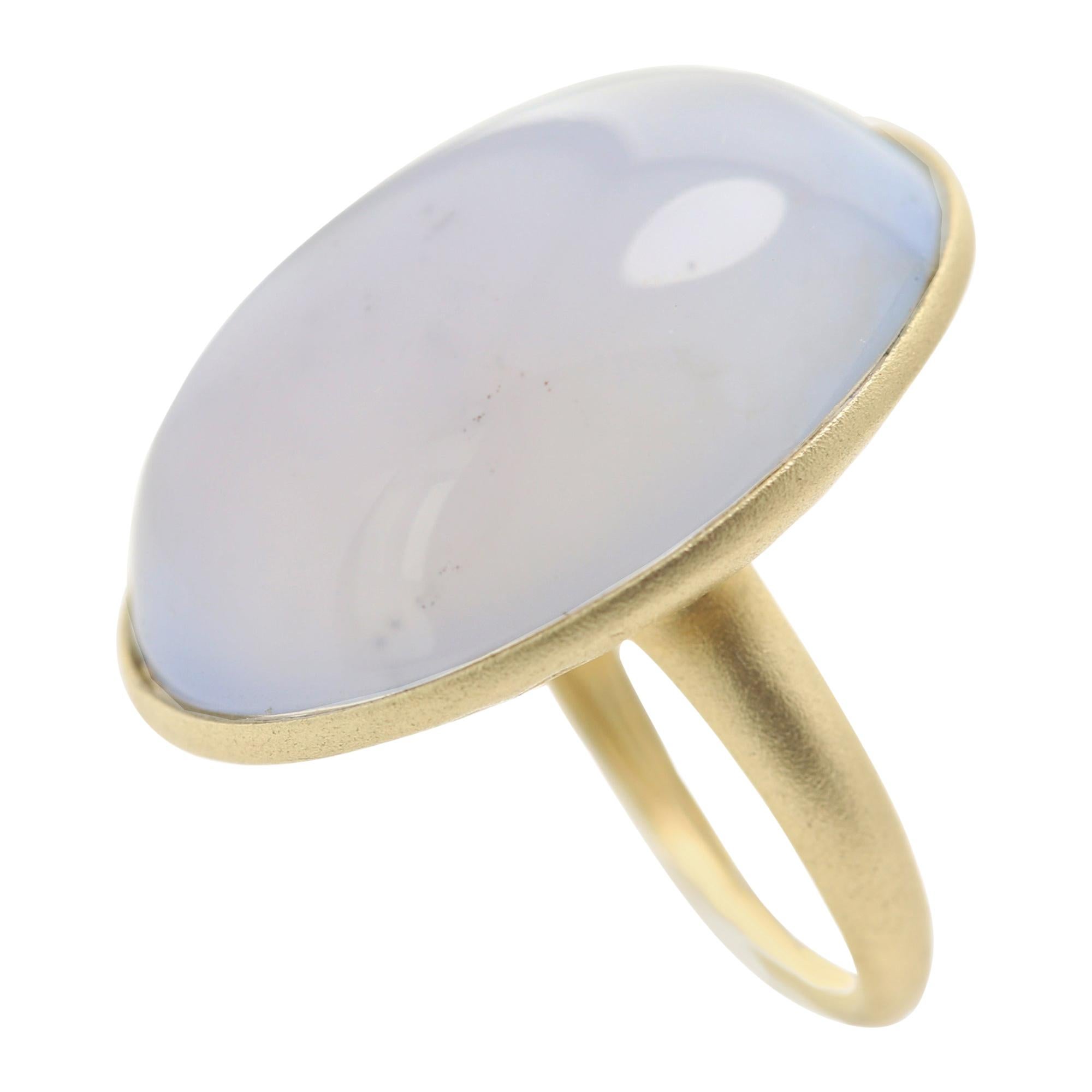 Vintage Chalcedony Cocktail Ring Oval Cabuchon Dome 14k Yellow Gold For Sale