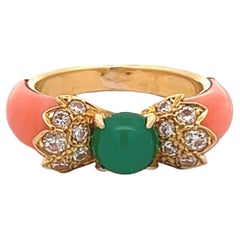 18 Karat Gelbgold Ring mit Chalcedon-Koralle und Diamant