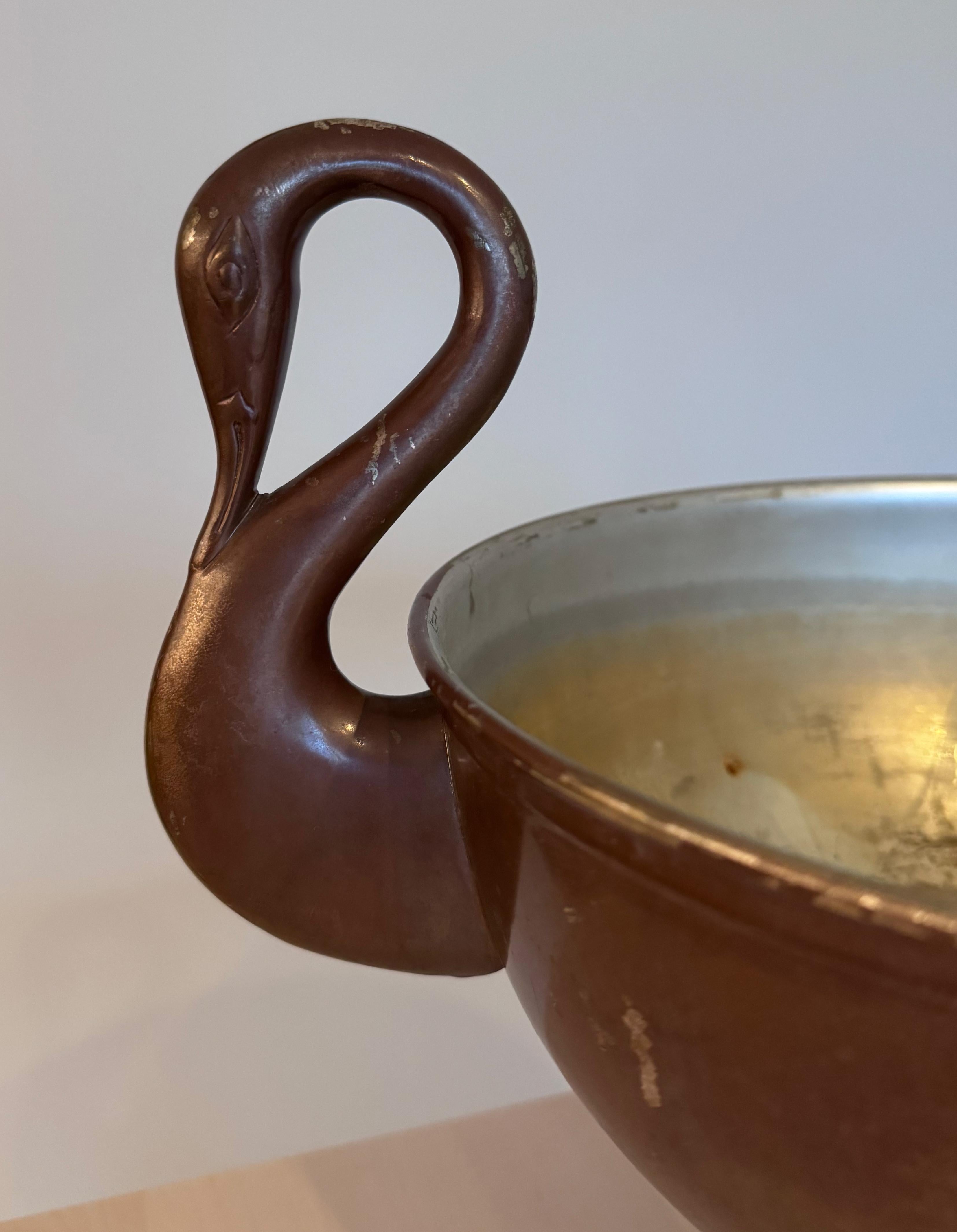Cubo vintage para champán / enfriador de vino con asas de cisne, Francia en Bueno estado para la venta en Stockholm, SE