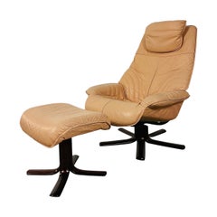 Fauteuil de salon et pouf vintage en cuir champagne par Hjellegjerde, fabriqué en Norvège