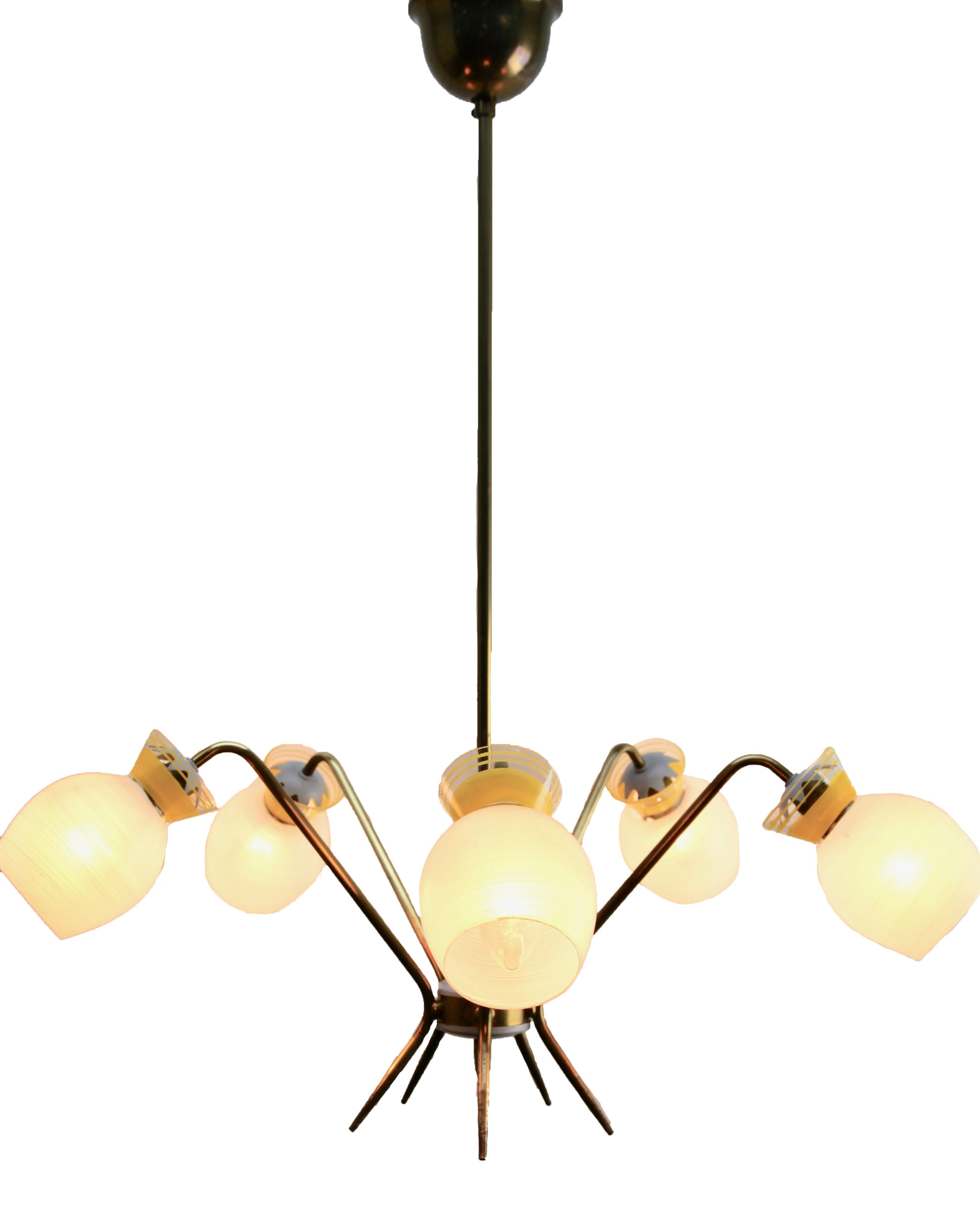 Vintage chandelier five arms in the style of Stilnovo, Italian, 1960s
In excellent condition and in full working order.

The lamp works everywhere in the World
























 