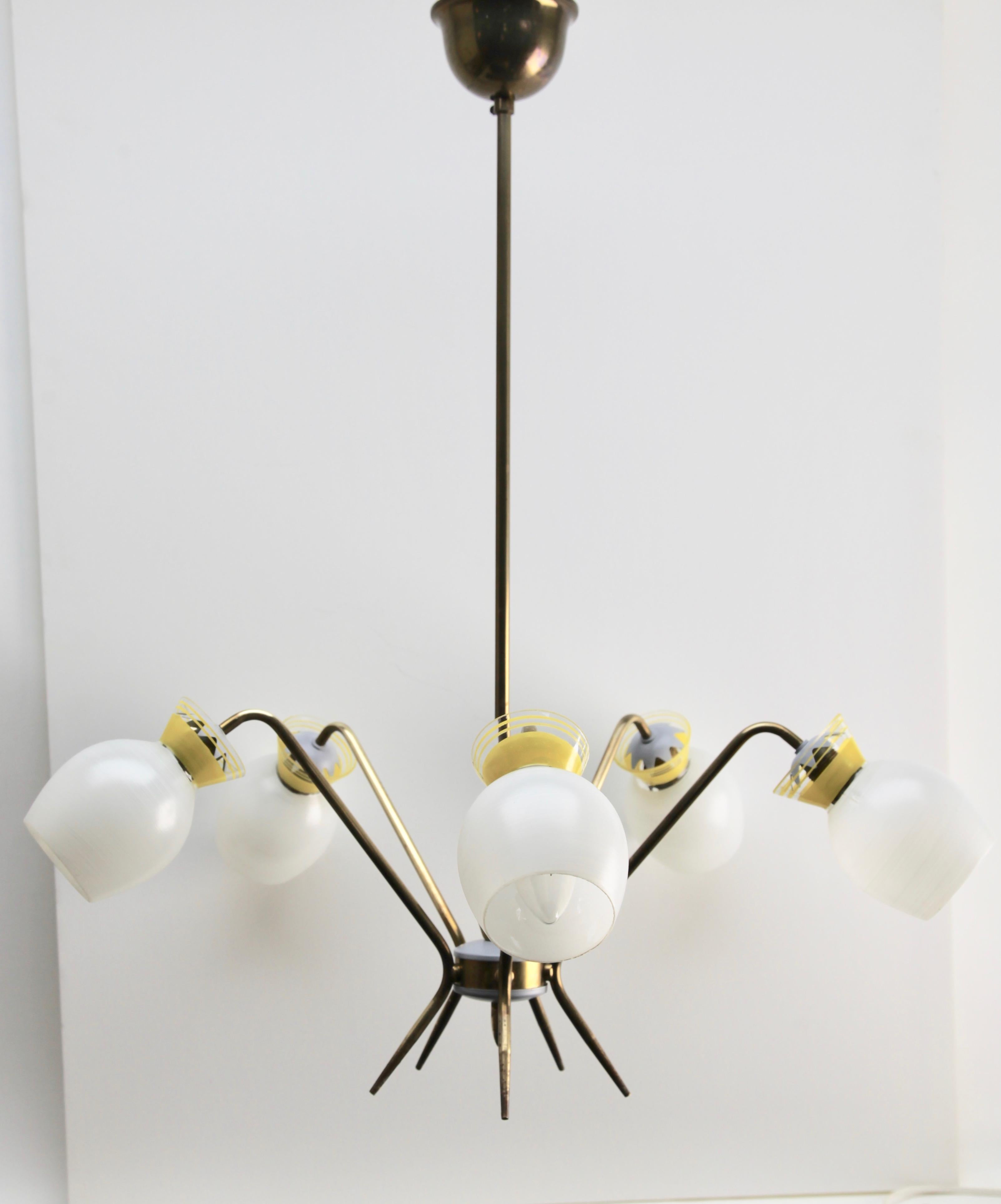 Vintage Chandelier Five Arms in the Style of Stilnovo, Italian, 1960s In Good Condition In Verviers, BE