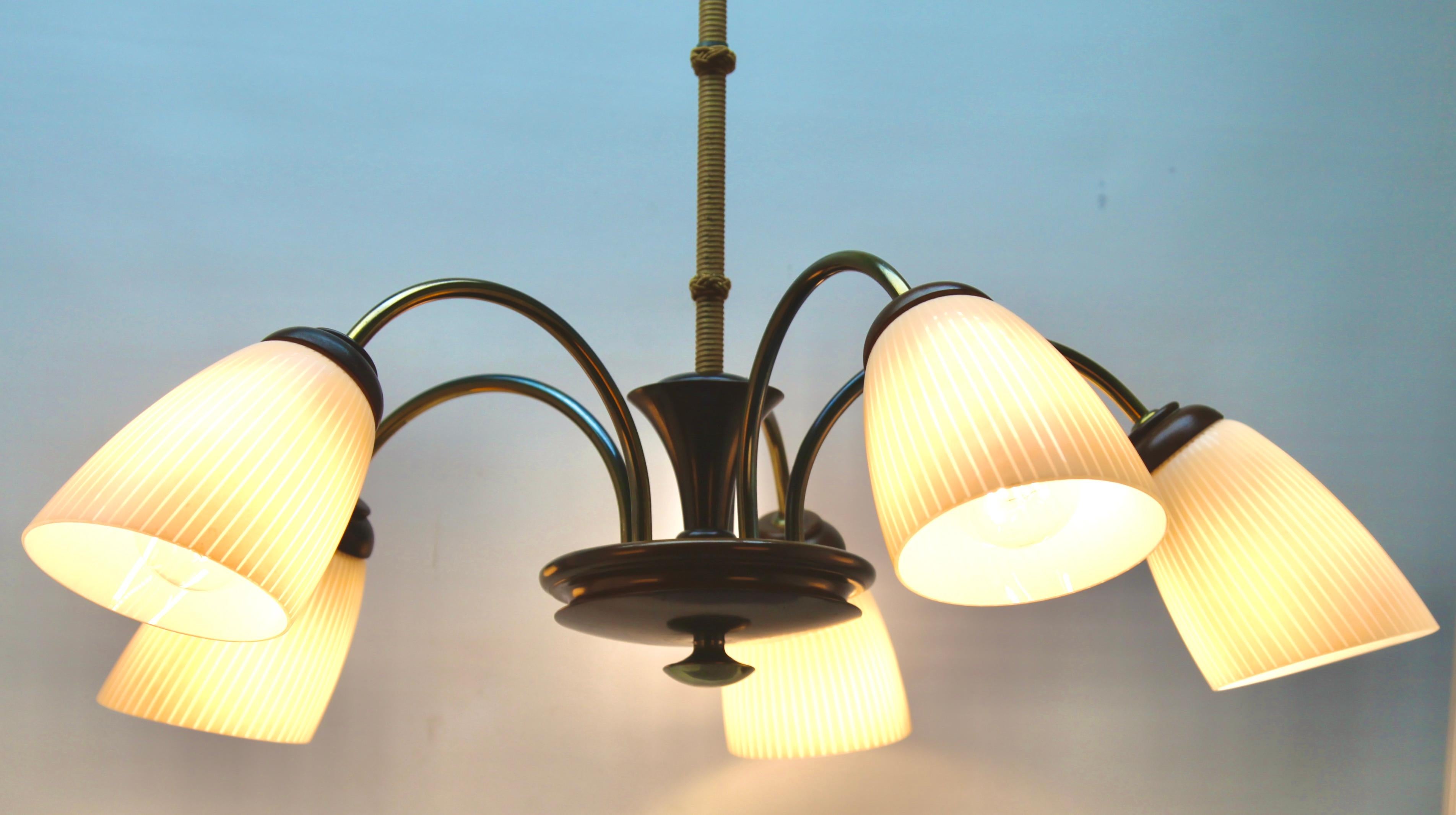 Metà XX secolo Lampadario Art Déco a cinque bracci, Italia 1960 in vendita