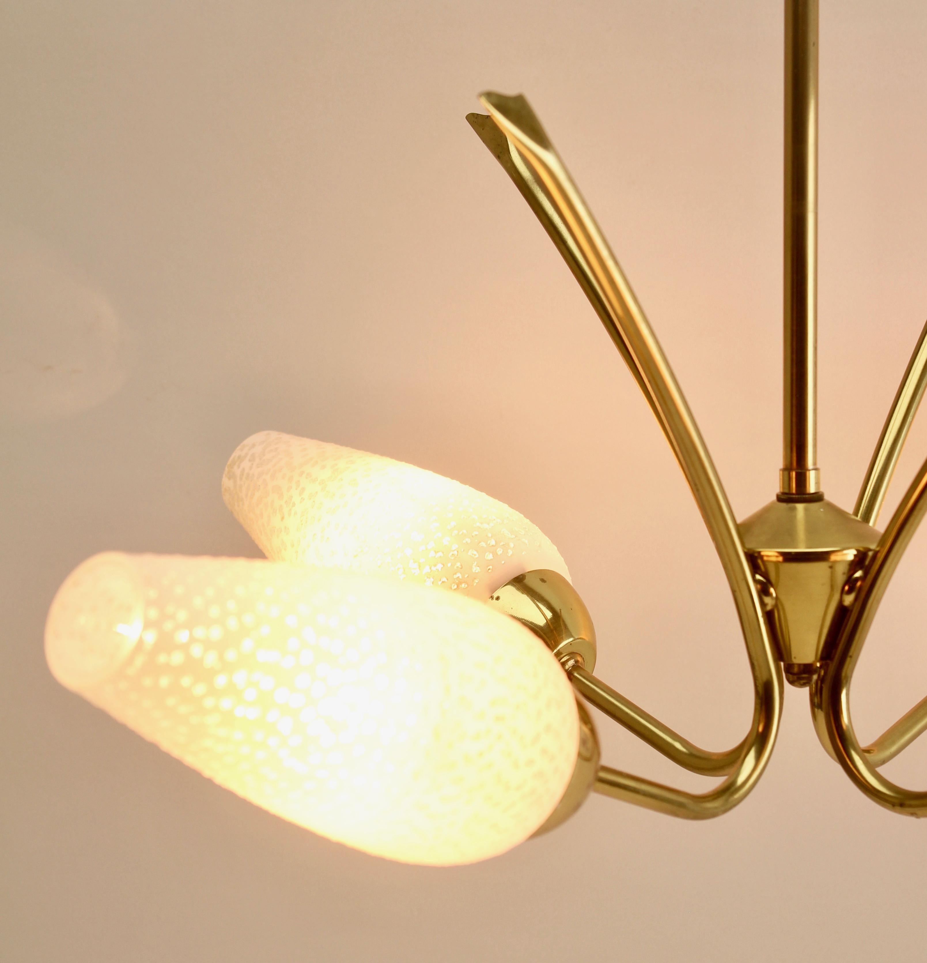 Vintage Chandelier Four Arms in the Style of Stilnovo, Italian, 1950s For Sale 1