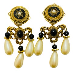 Vintage chandelier gold pearl long designer runway clip on earrings