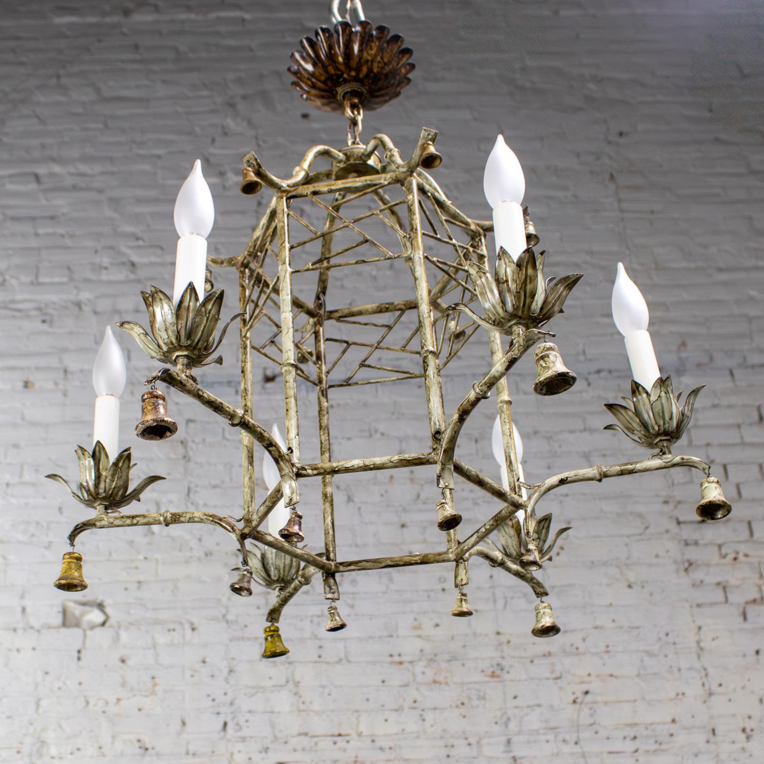 Vintage Chandelier Hollywood Regency Chinoiserie Antiqued Finish Faux Bamboo In Good Condition For Sale In Topeka, KS