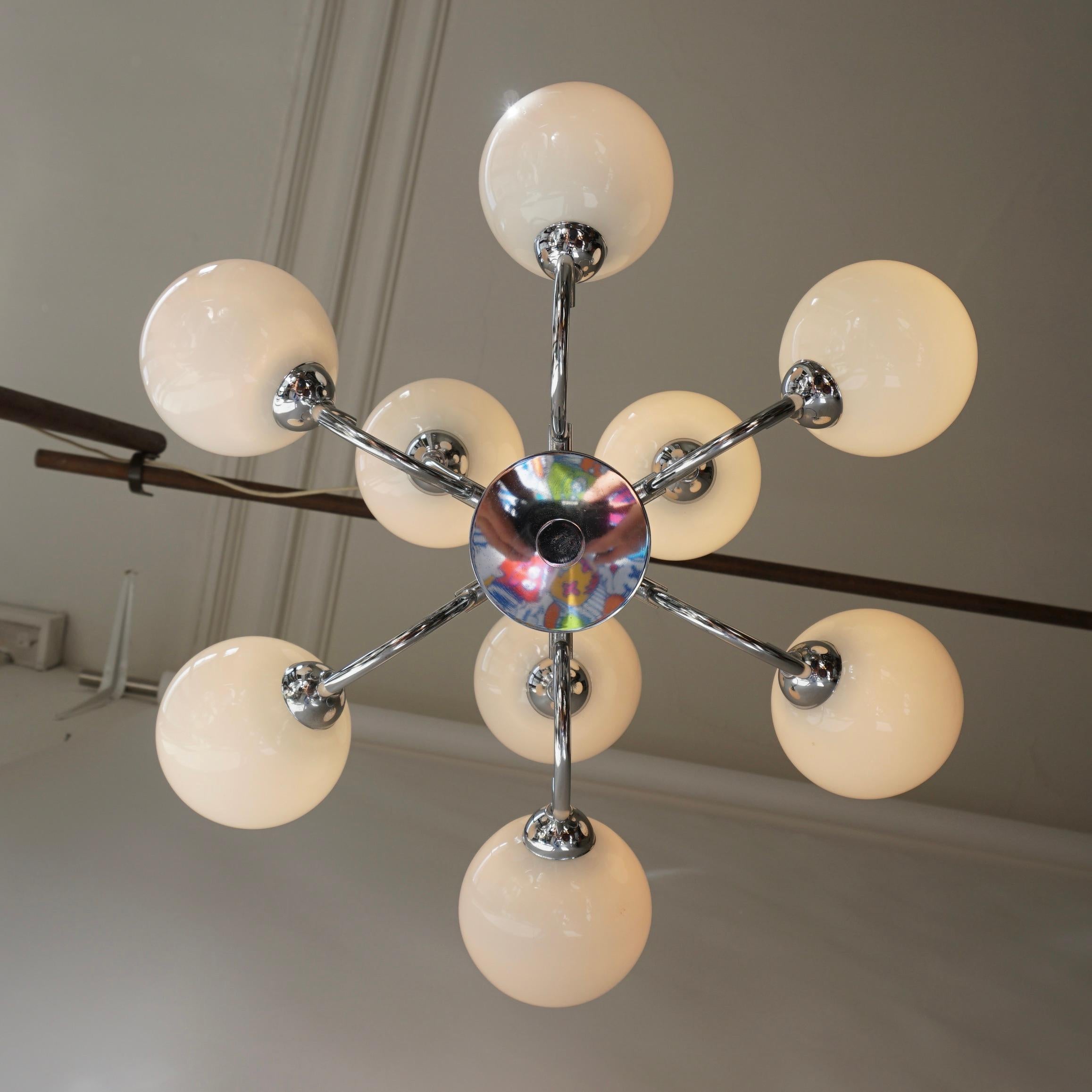 20th Century Vintage Chandelier in Chrome and Opaline Glass For Sale