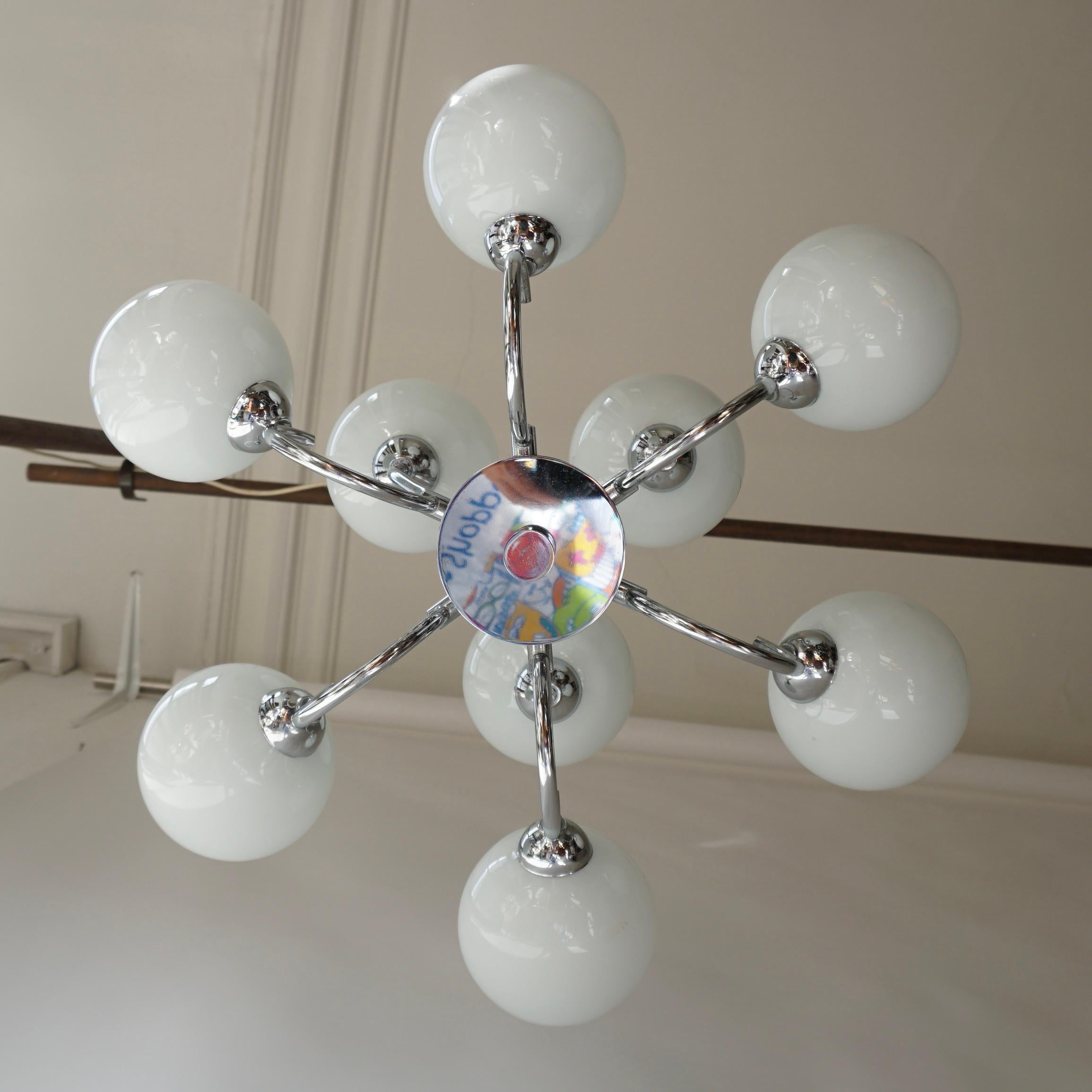 Vintage Chandelier in Chrome and Opaline Glass For Sale 1