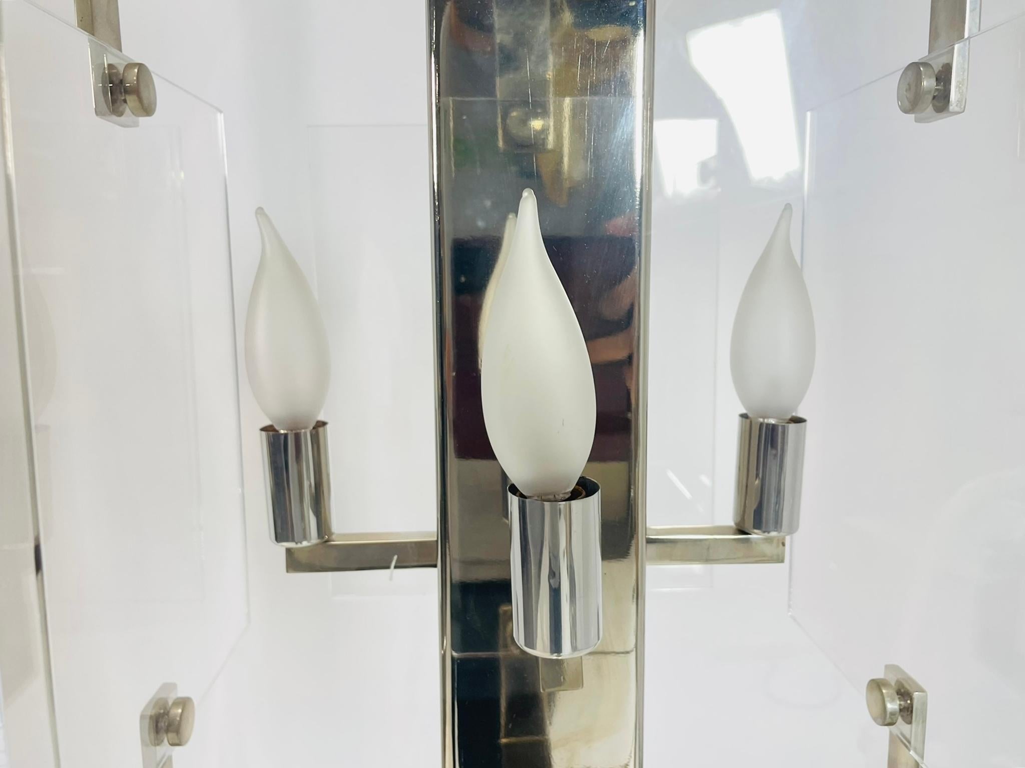 Vintage-Kronleuchter aus Lucite und poliertem Nickel von Charles Hollis Jones, USA 1970 im Angebot 1