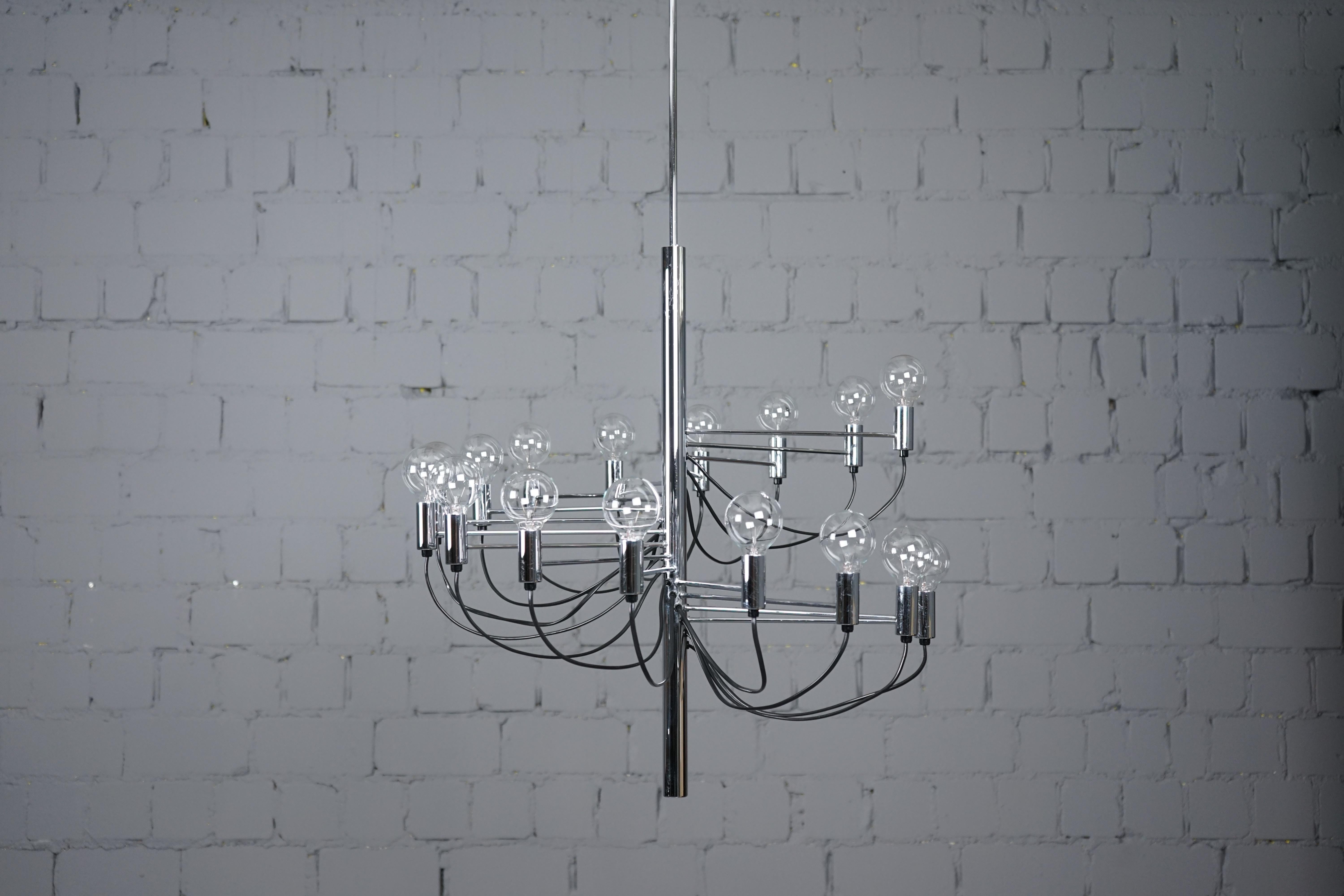 Mid-Century Modern Vintage Chandelier in the Style of Gino Sarfatti For Sale