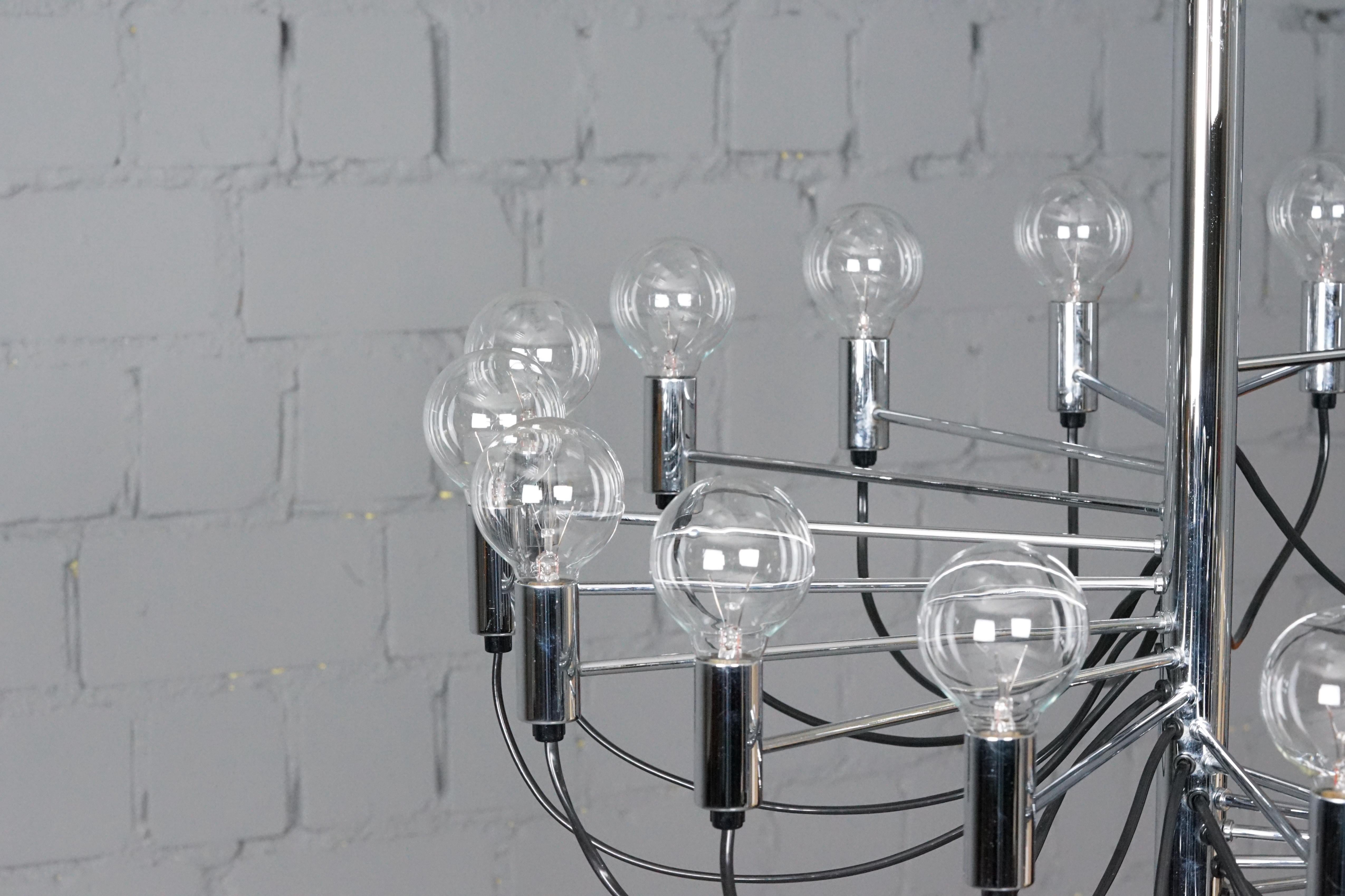 Metal Vintage Chandelier in the Style of Gino Sarfatti For Sale