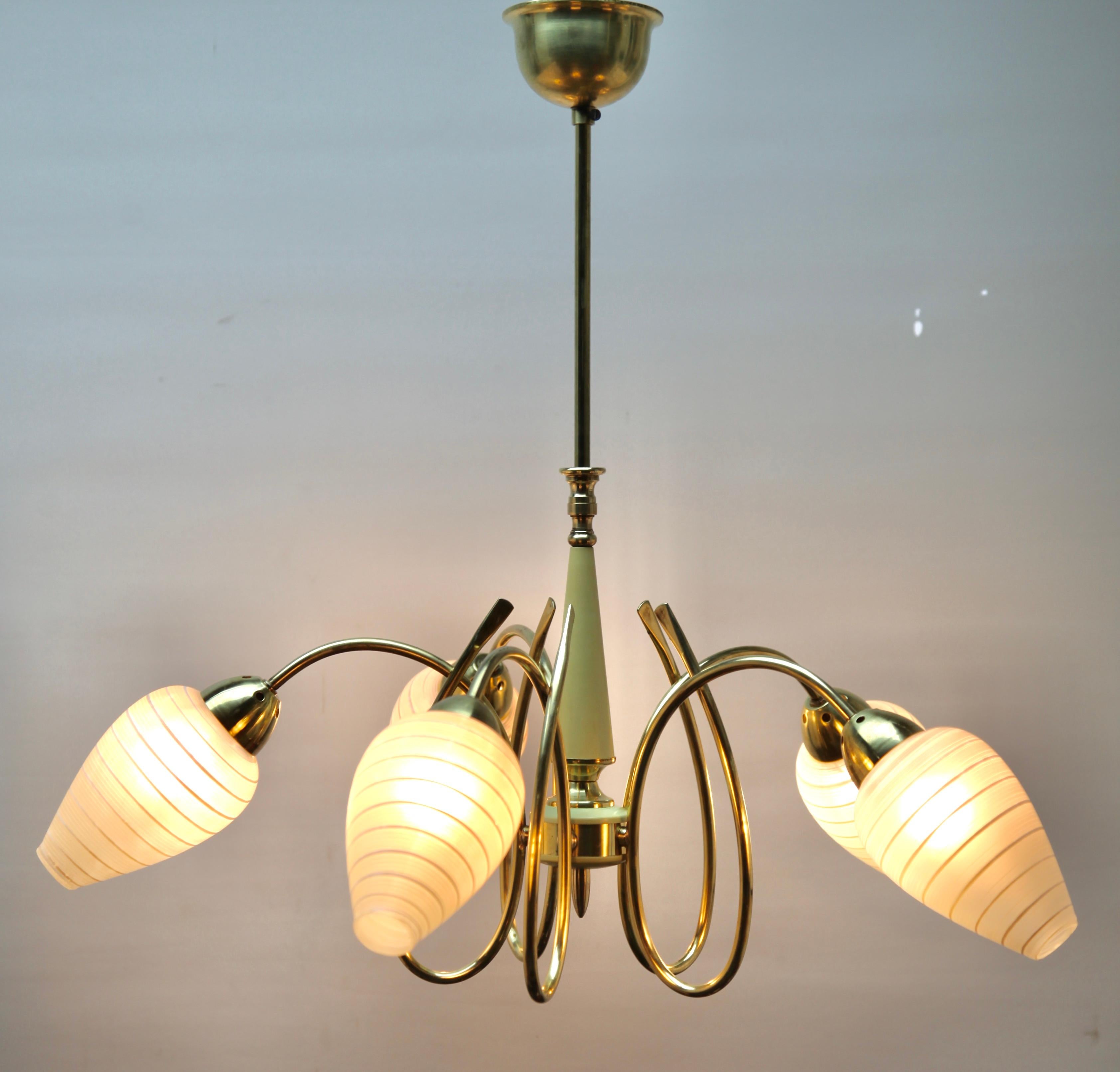 Five arms chandelier style of Stilnovo.
Photography fails to capture the simple elegant illumination provided by this lamp.

Recently cleaned and polished so that it is in excellent condition and in 
full working order 

And safe for immediate