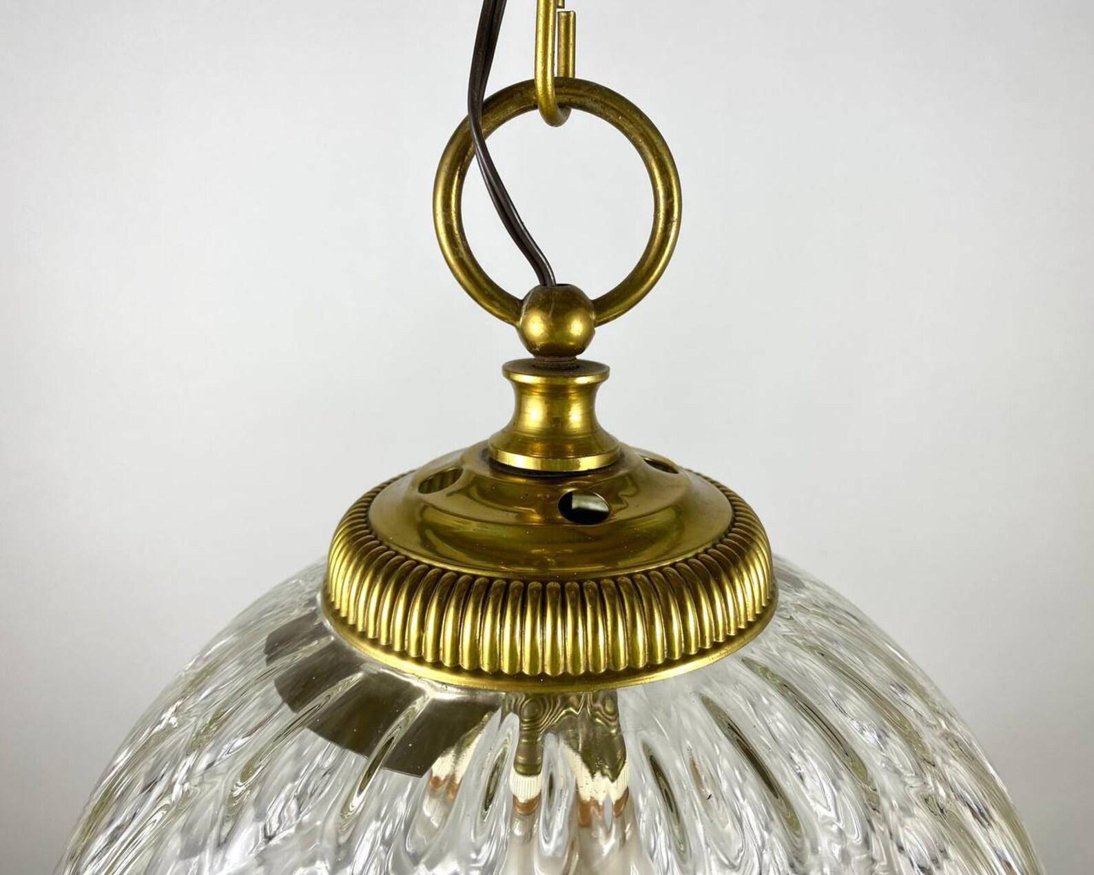 Vintage Chandelier or Lantern Gilt Brass and Textured Glass Suspended Lighting In Excellent Condition For Sale In Bastogne, BE