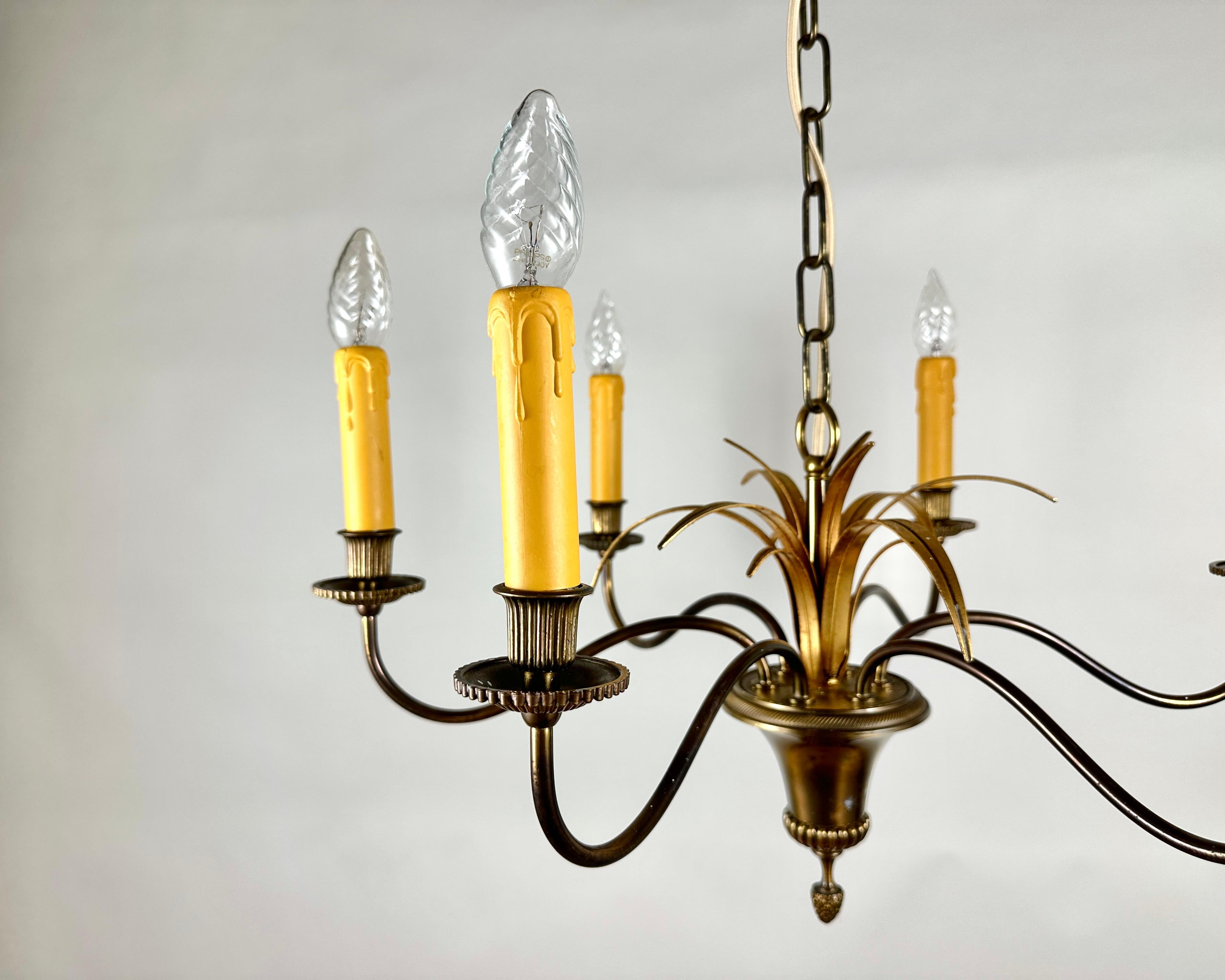 Lampadario Vintage S.A. Boulanger Palm Hollywood Regency in ottone, Begium, anni '70 In condizioni buone in vendita a Bastogne, BE