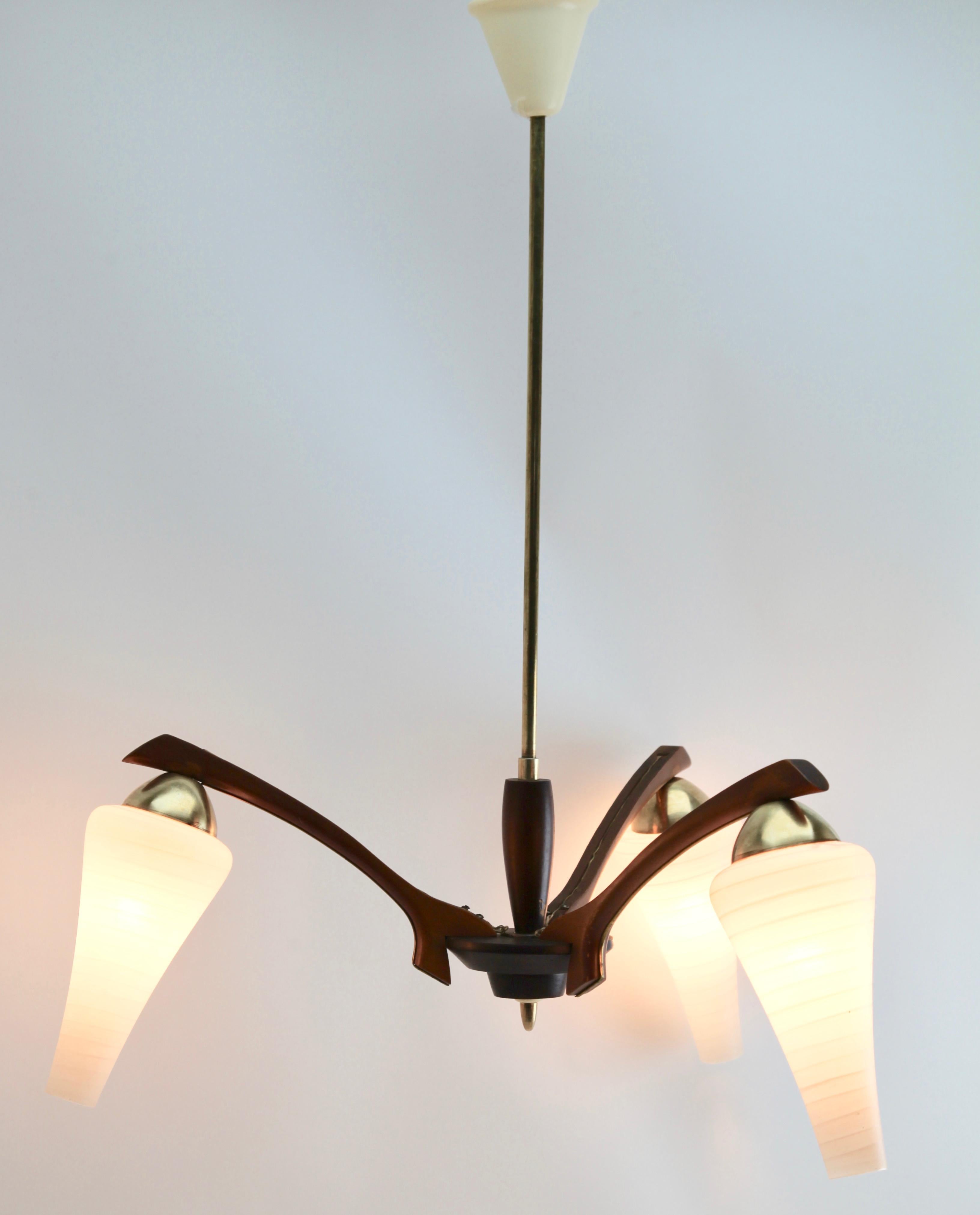 Vintage Chandelier Three Arms in the Style of Stilnovo, Italian, 1960s For Sale 1