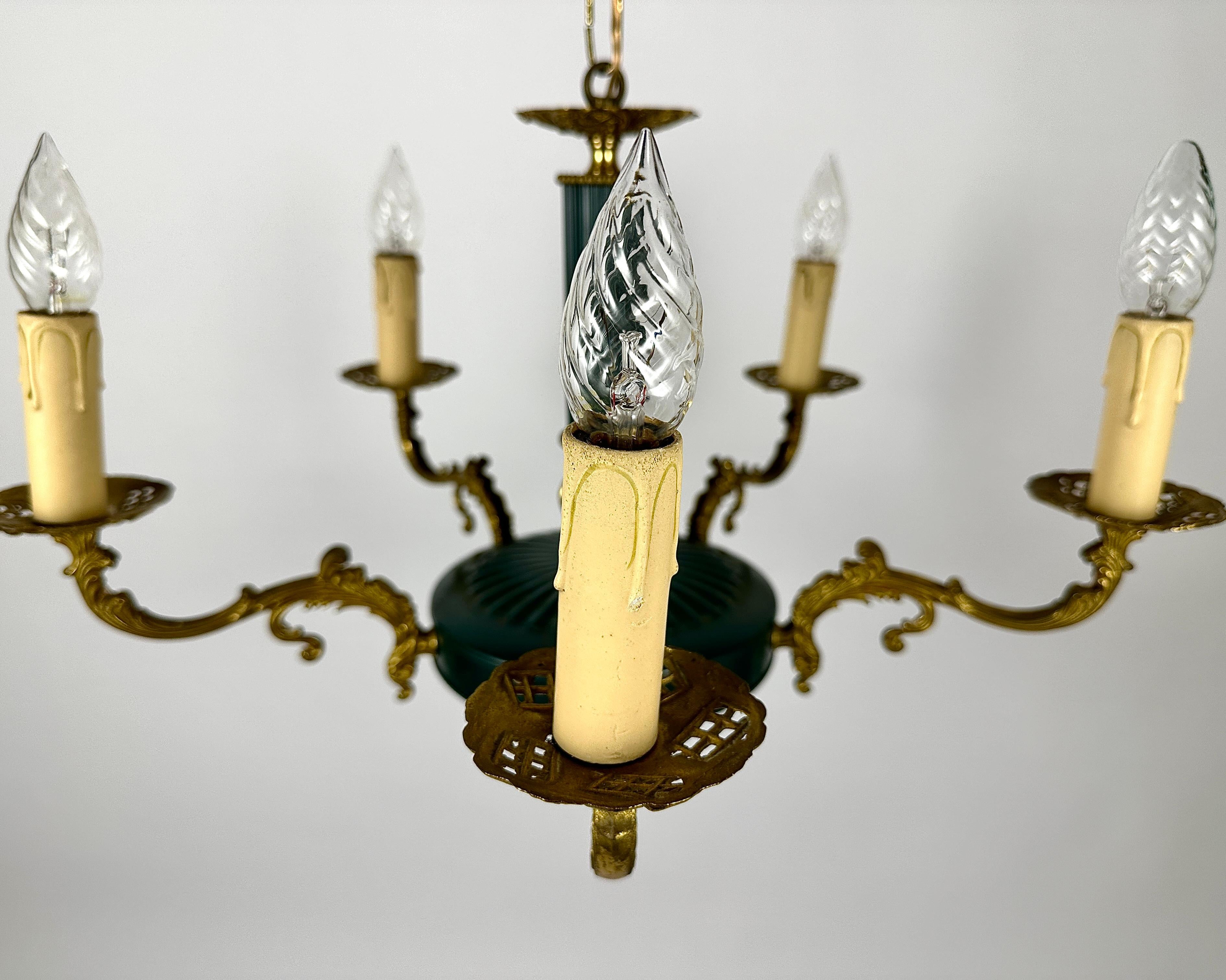 Vintage Chandelier With 5 Arms In The Empire Style Bronze Green Gold Lighting In Good Condition For Sale In Bastogne, BE
