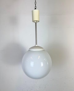 Araña vintage con cristal de leche de Elektrosvit, años 60