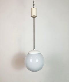 Lampadario vintage con vetro di latte di Elektrosvit, anni '60